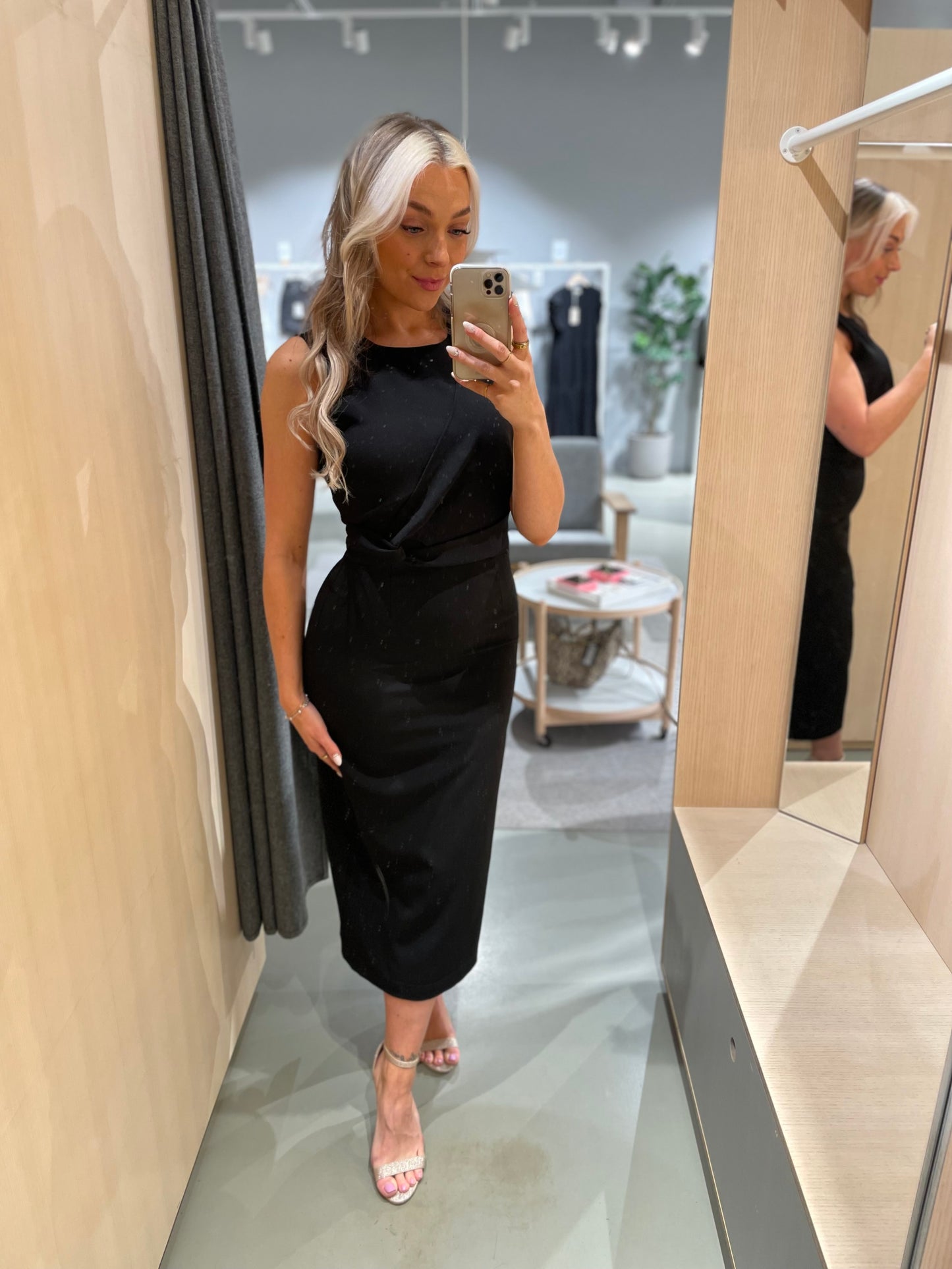 VIGERY Midi Dress - Black Beauty