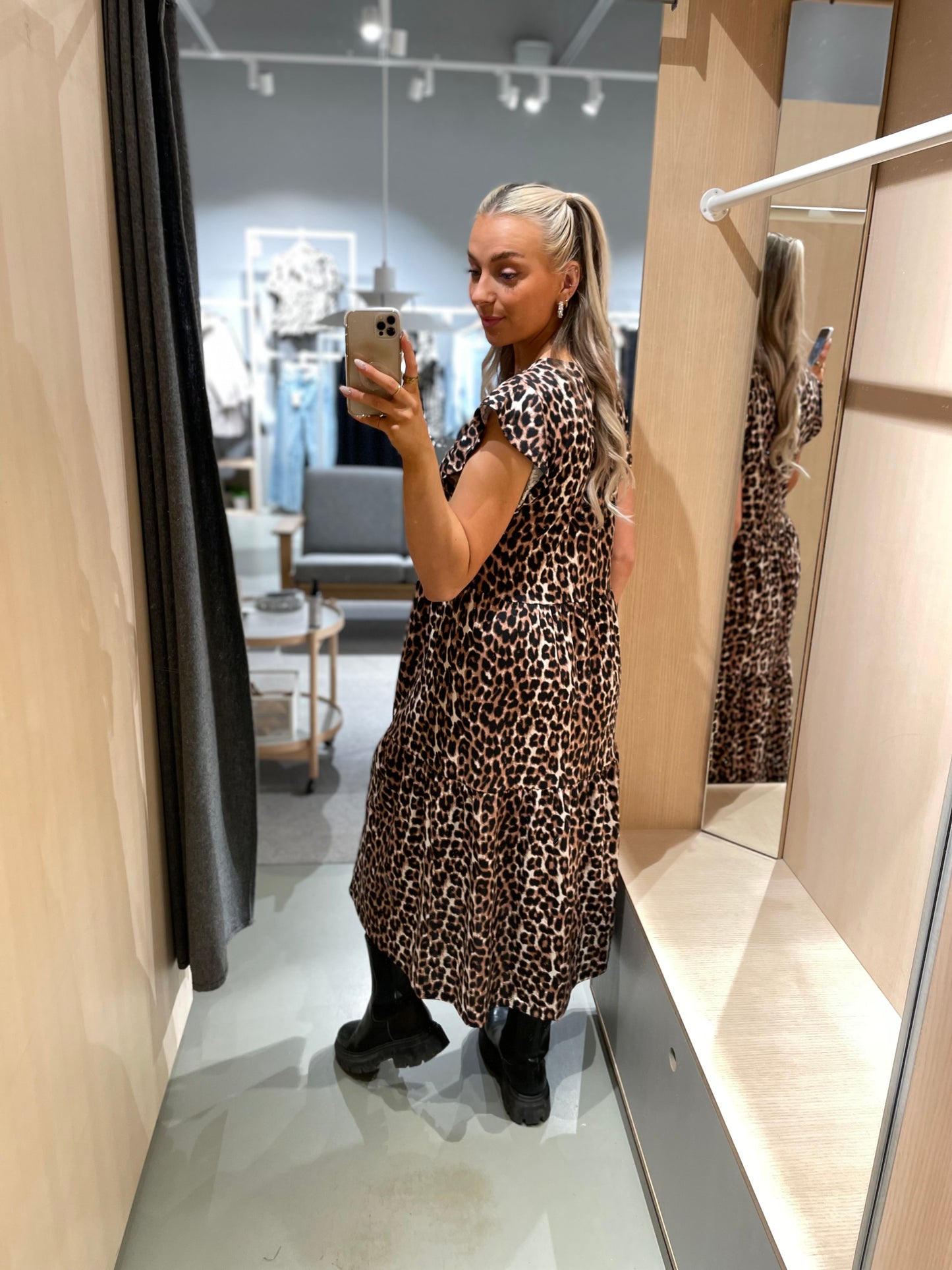 VISYBIL Midi Dress - Brazzilian Sand