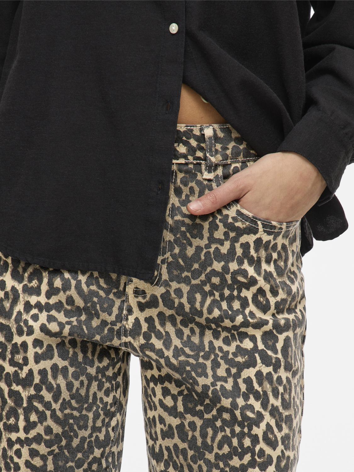 model_shot-detail