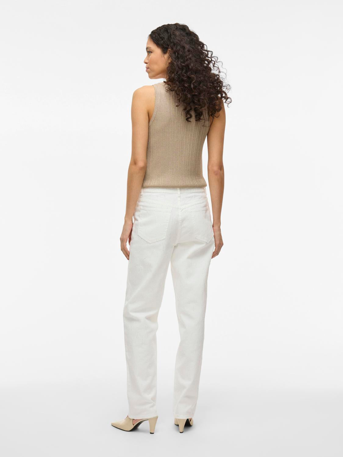 model_shot-back