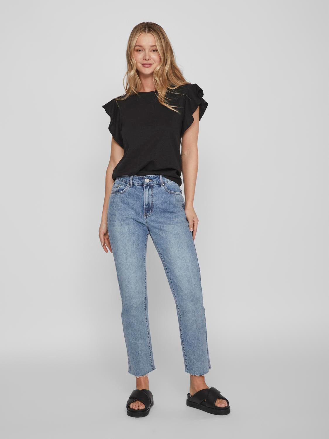 model_shot-front_full