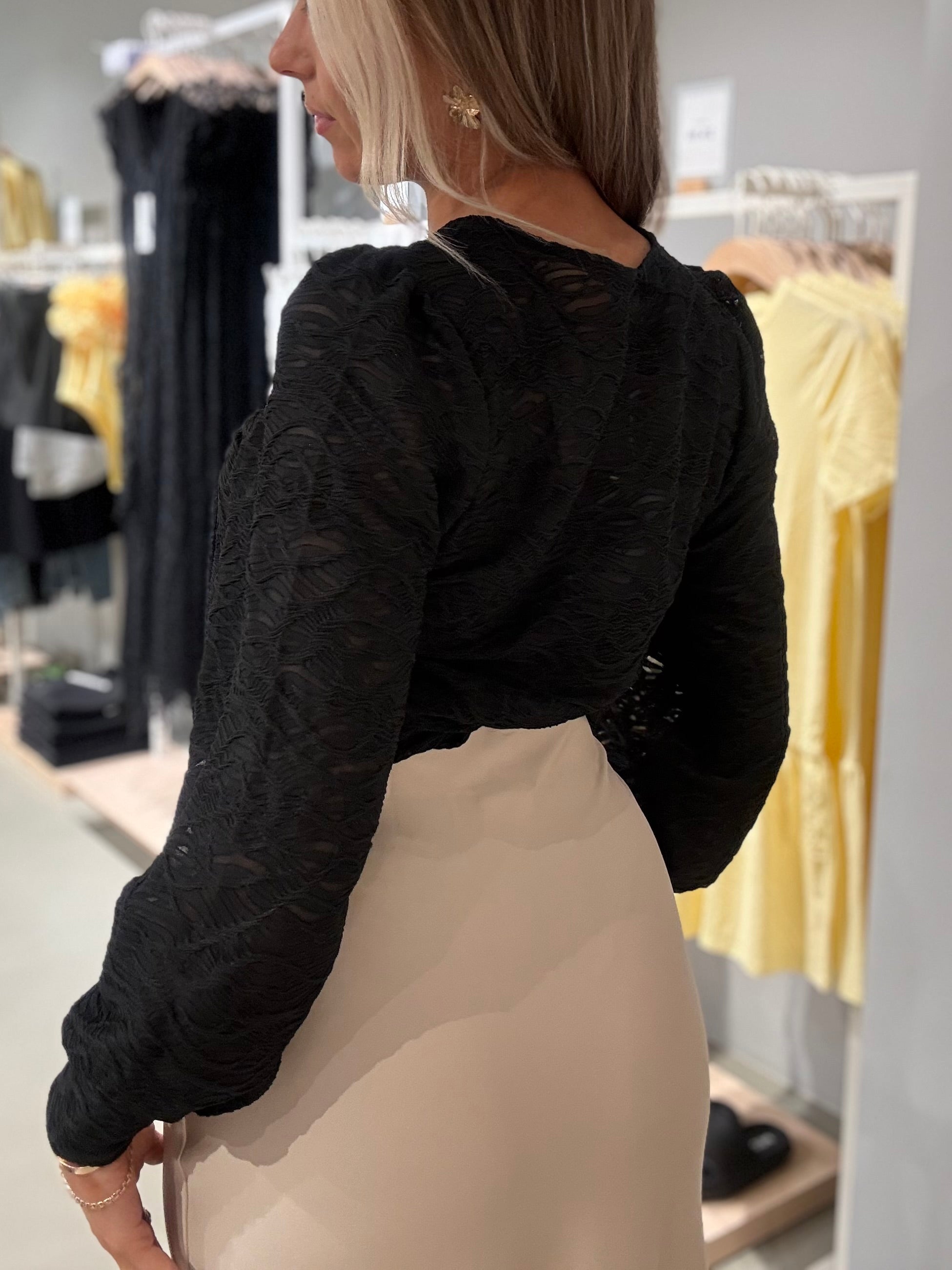 VIFINA Top - Black