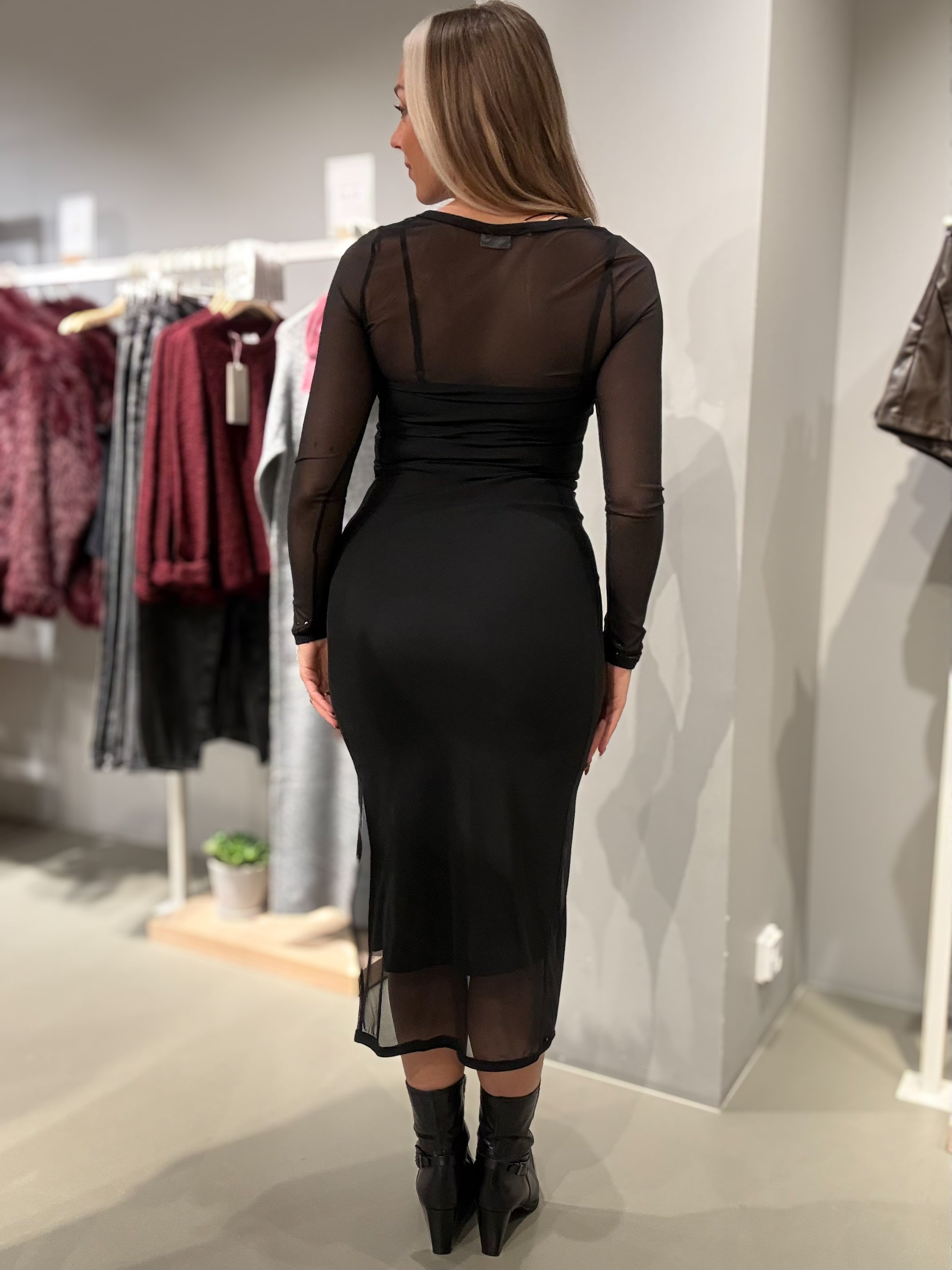 NMJUDITH Midi Dress - Black