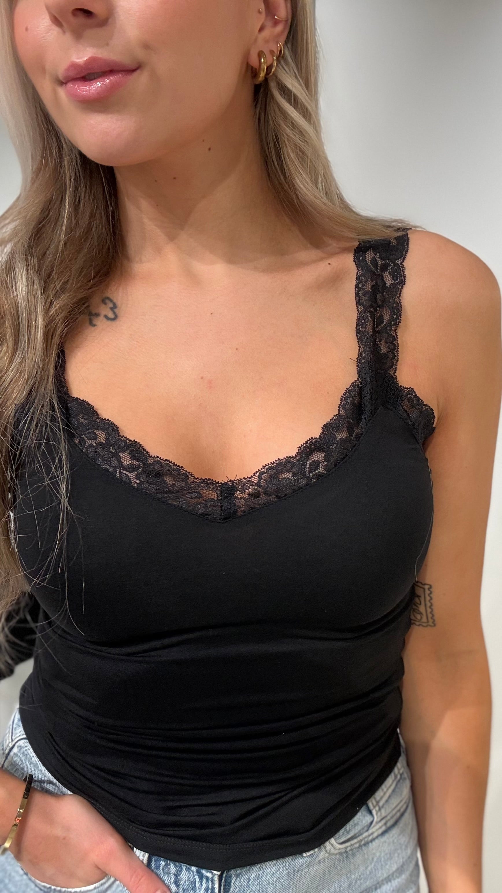 VICLURA Top - Black Beauty