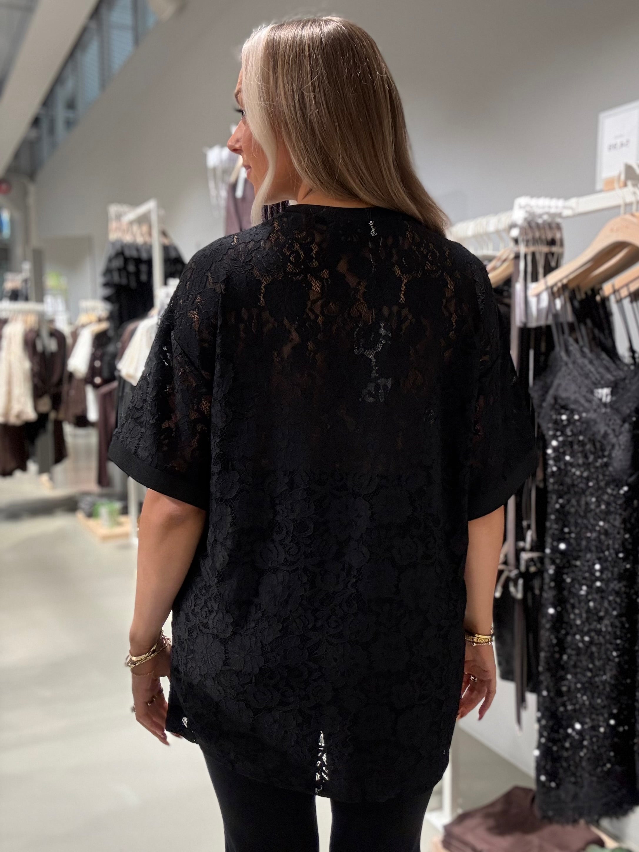 VIANDRINA T-shirt - Black Beauty