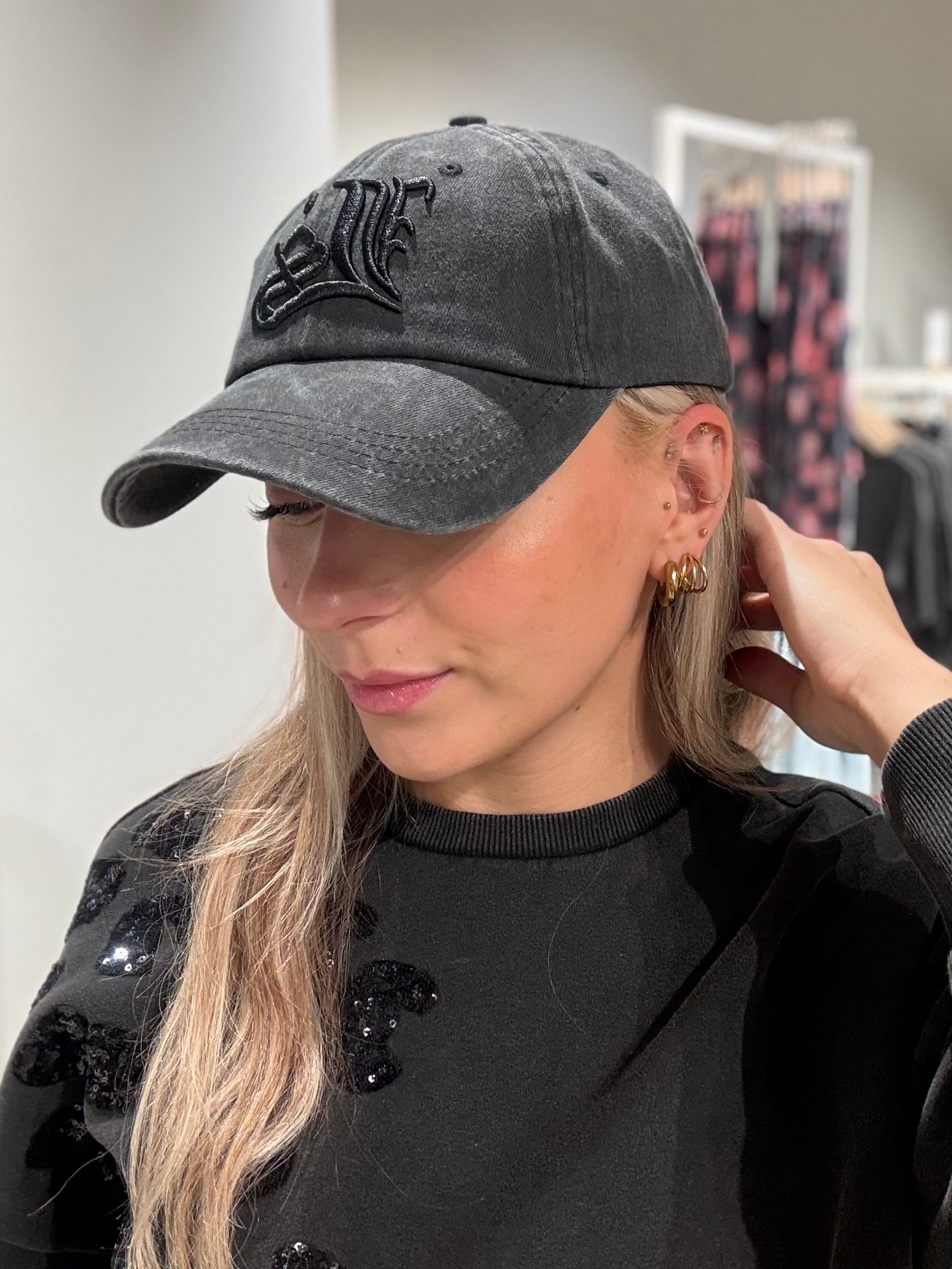 PCOLIVIA Cap - Black