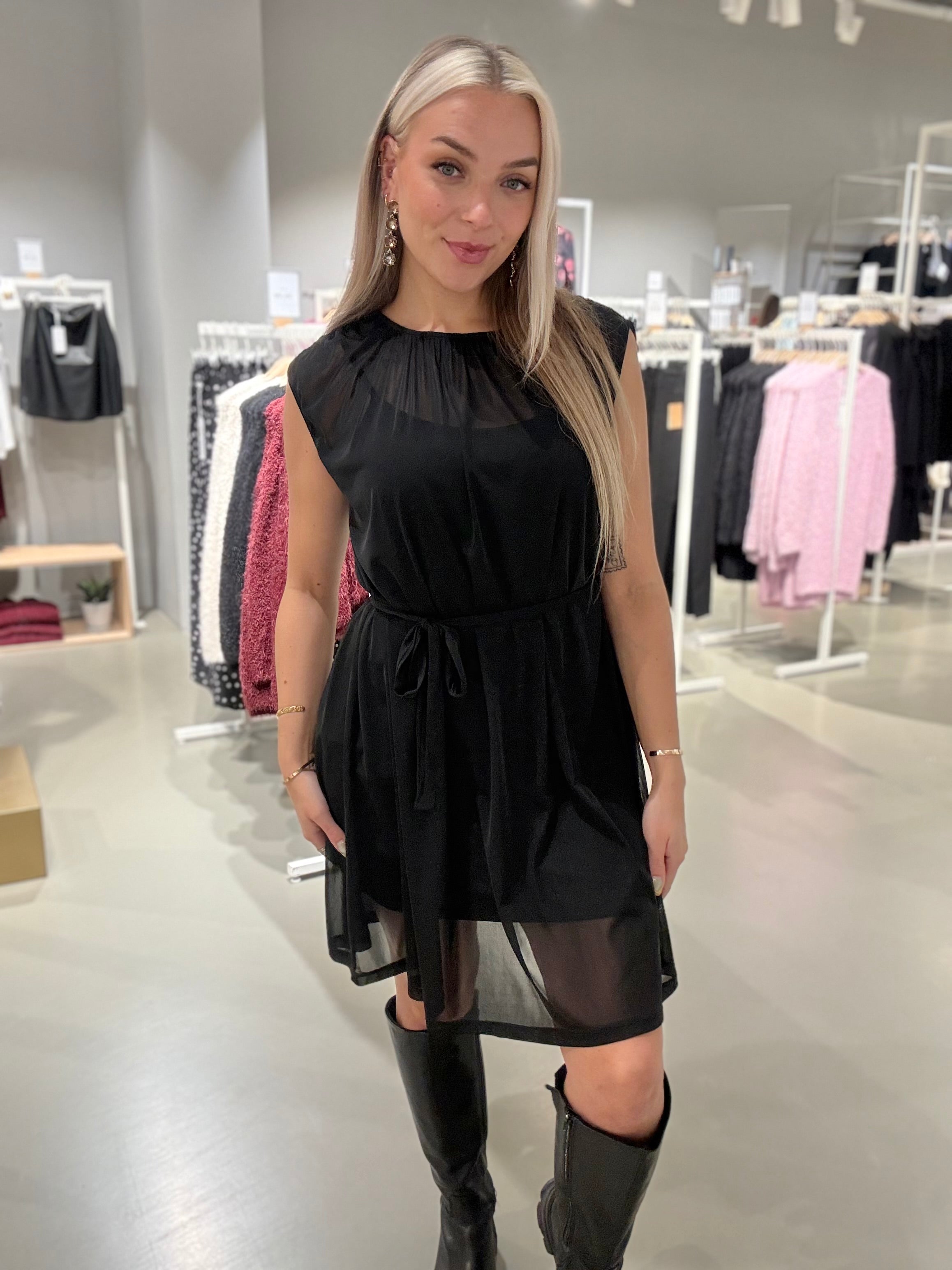 VILEGUNA Midi Dress - Black Beauty