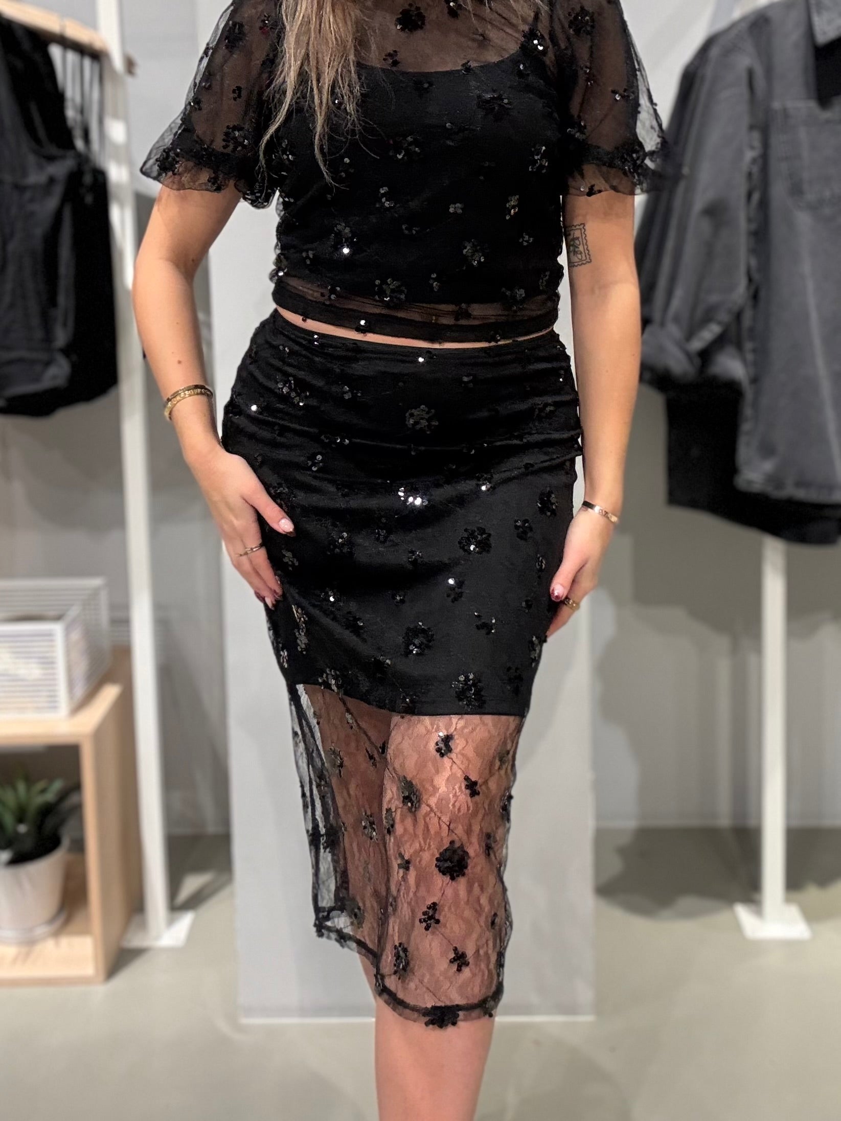 VIADA Midi Skirt - Black Beauty