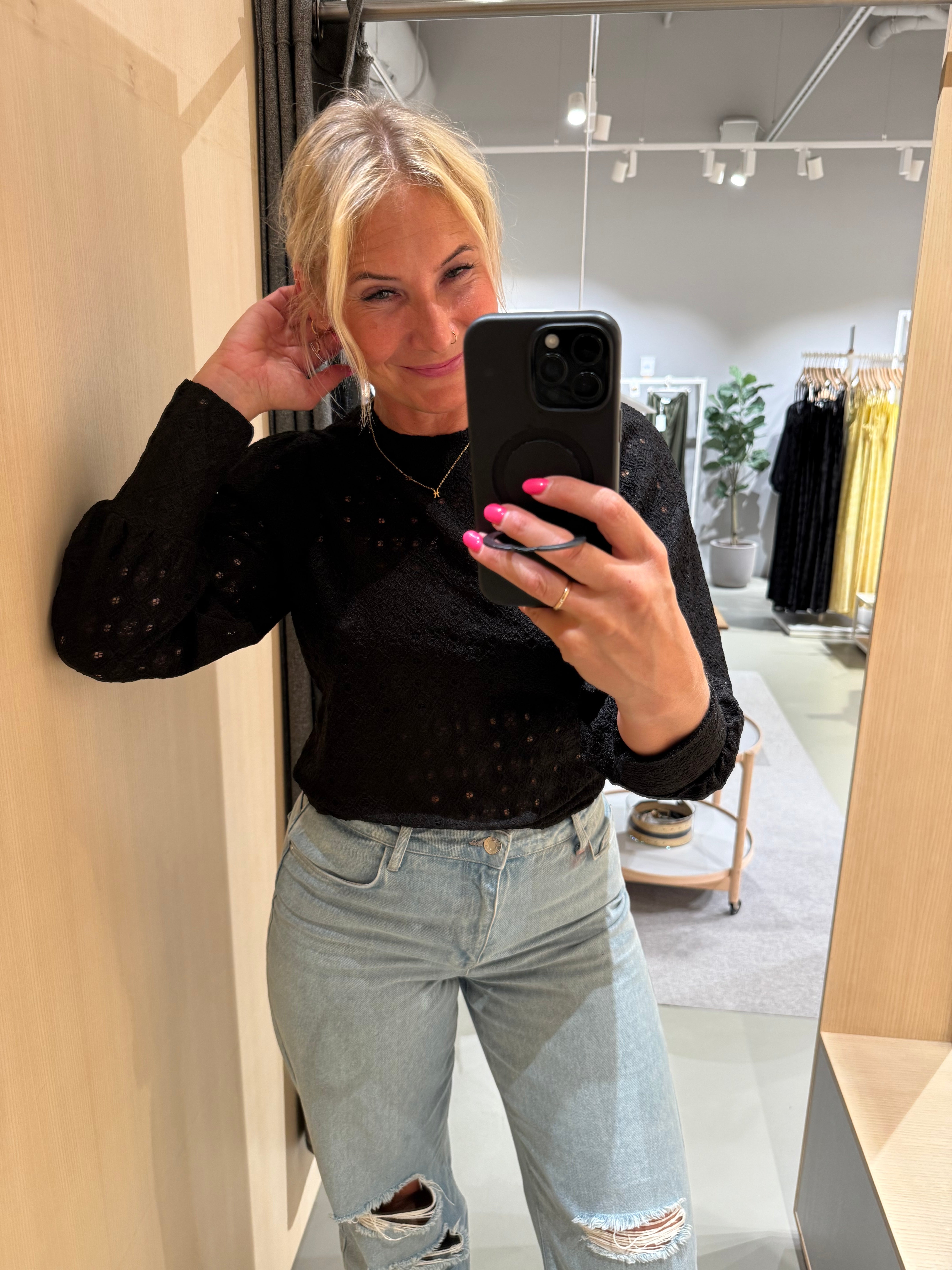 OBJLAILA Top - Black