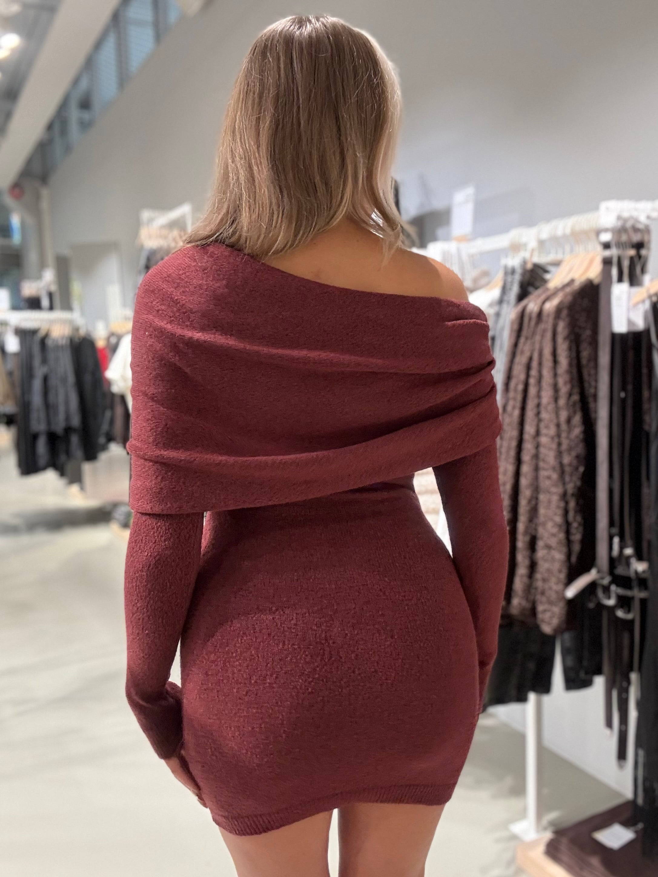 VIROLFIE Short Dress - Burgundy