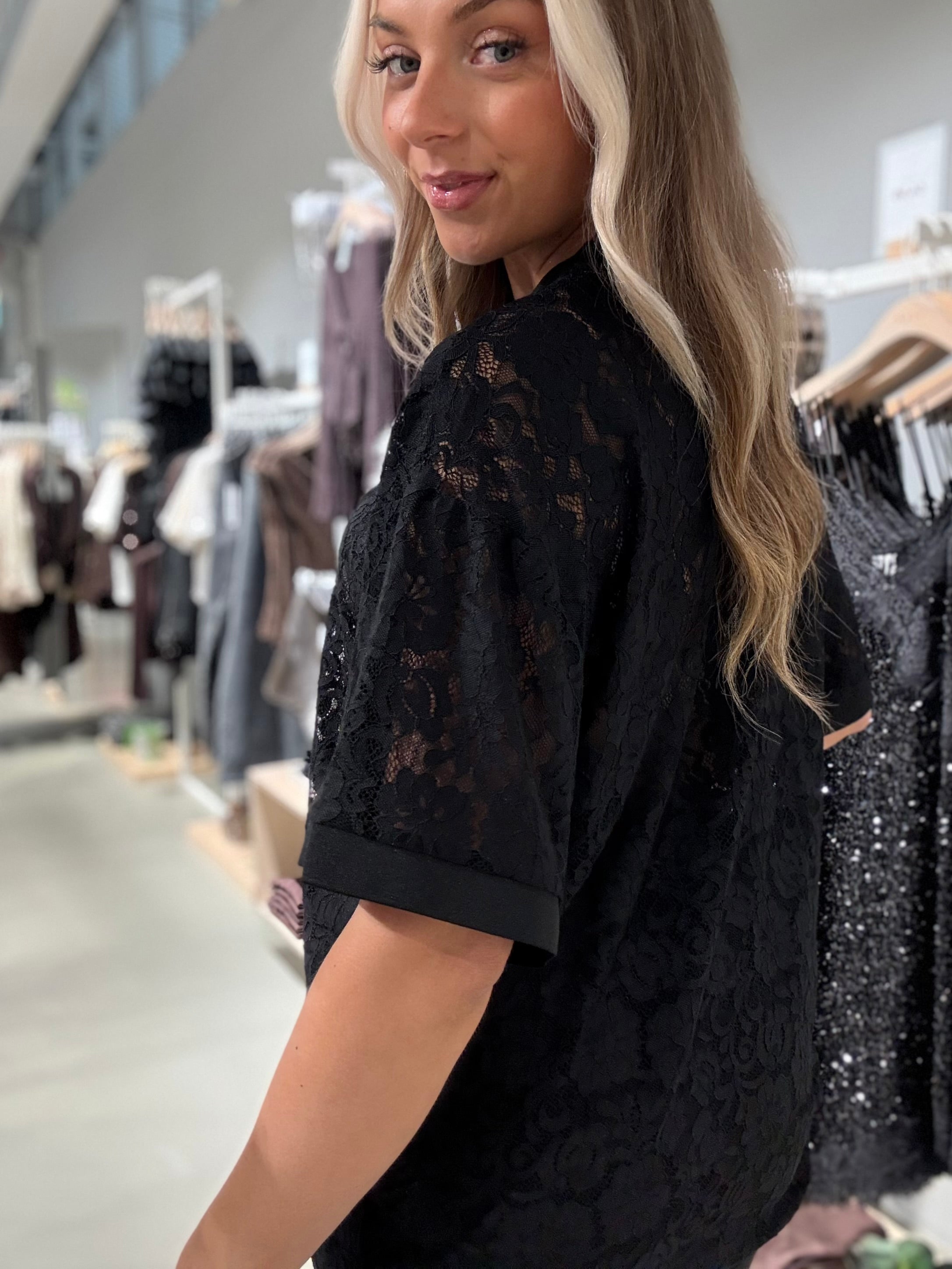 VIANDRINA T-shirt - Black Beauty