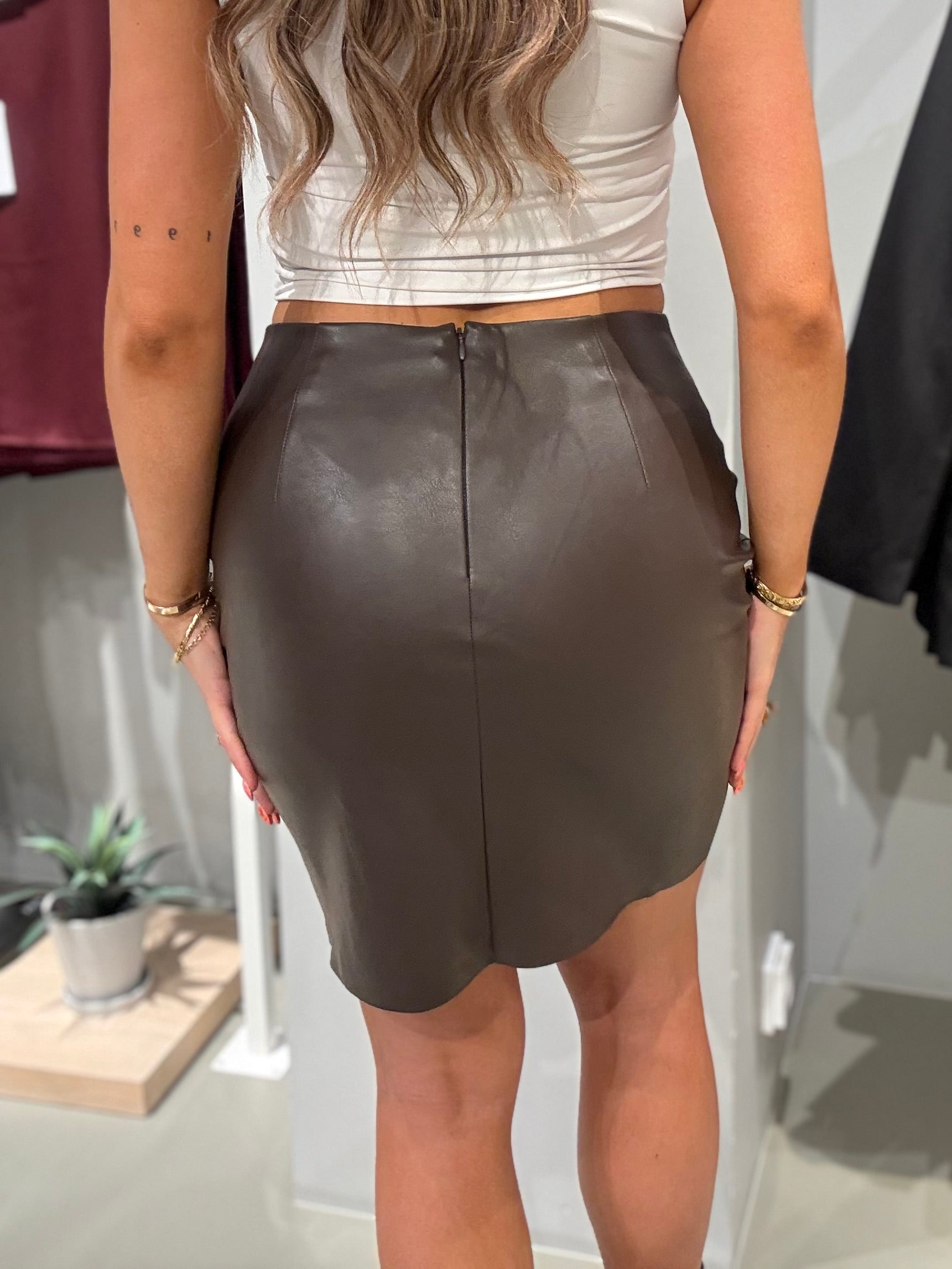 VIDAGMAR Short Skirt - Coffee Bean