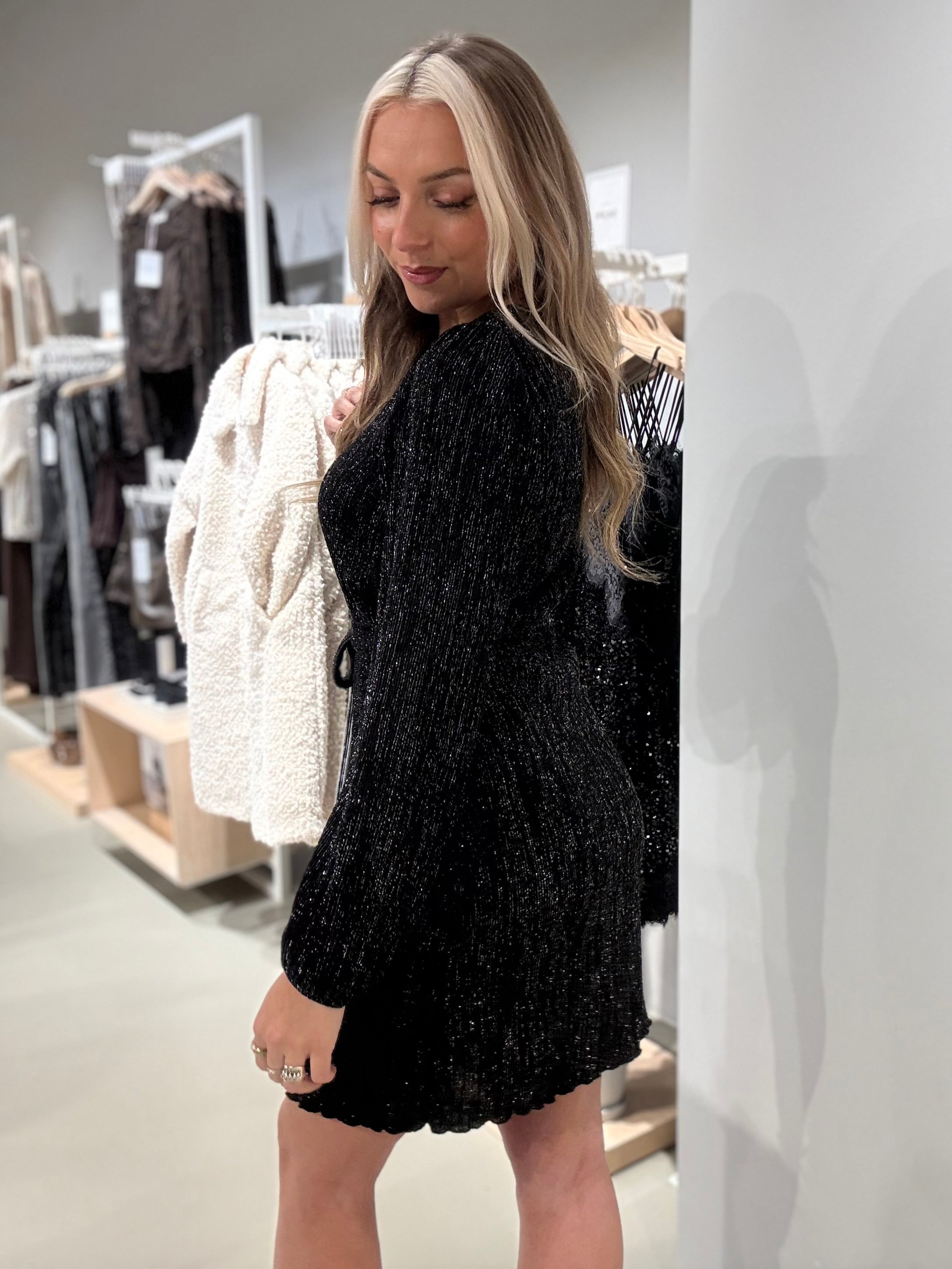 VIPAREDA Short Dress - Black Beauty