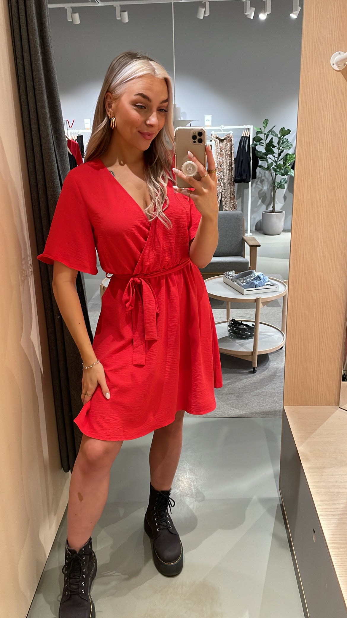 VIJOSA Short Dress - Viva Magenta