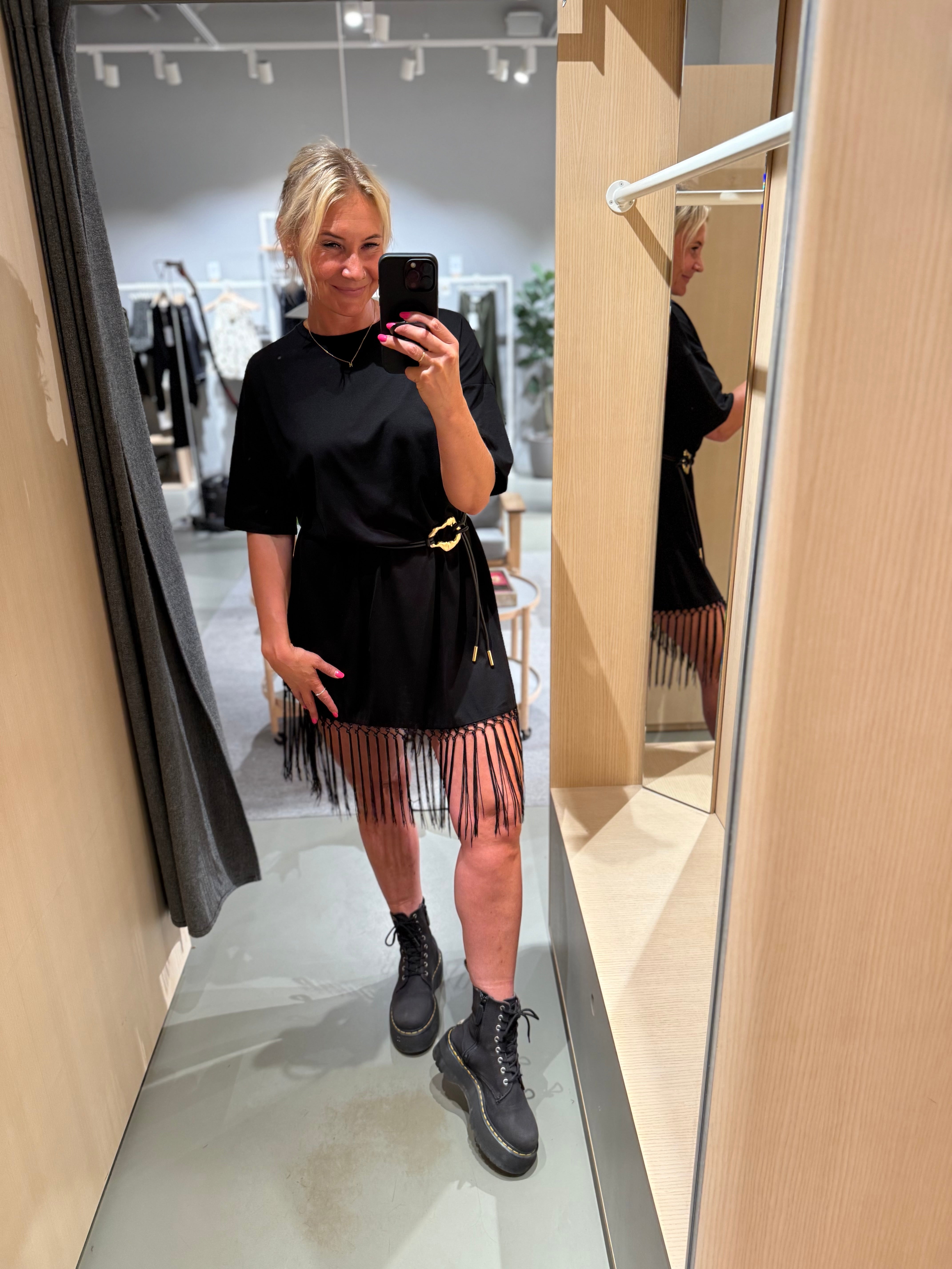 VIKATA Long Dress - Black