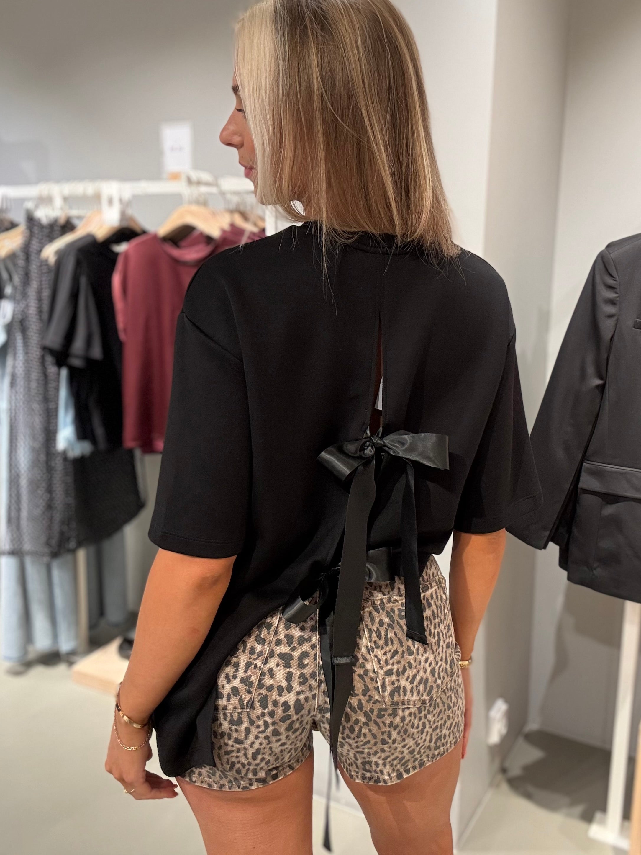 NMTARA Top - Black