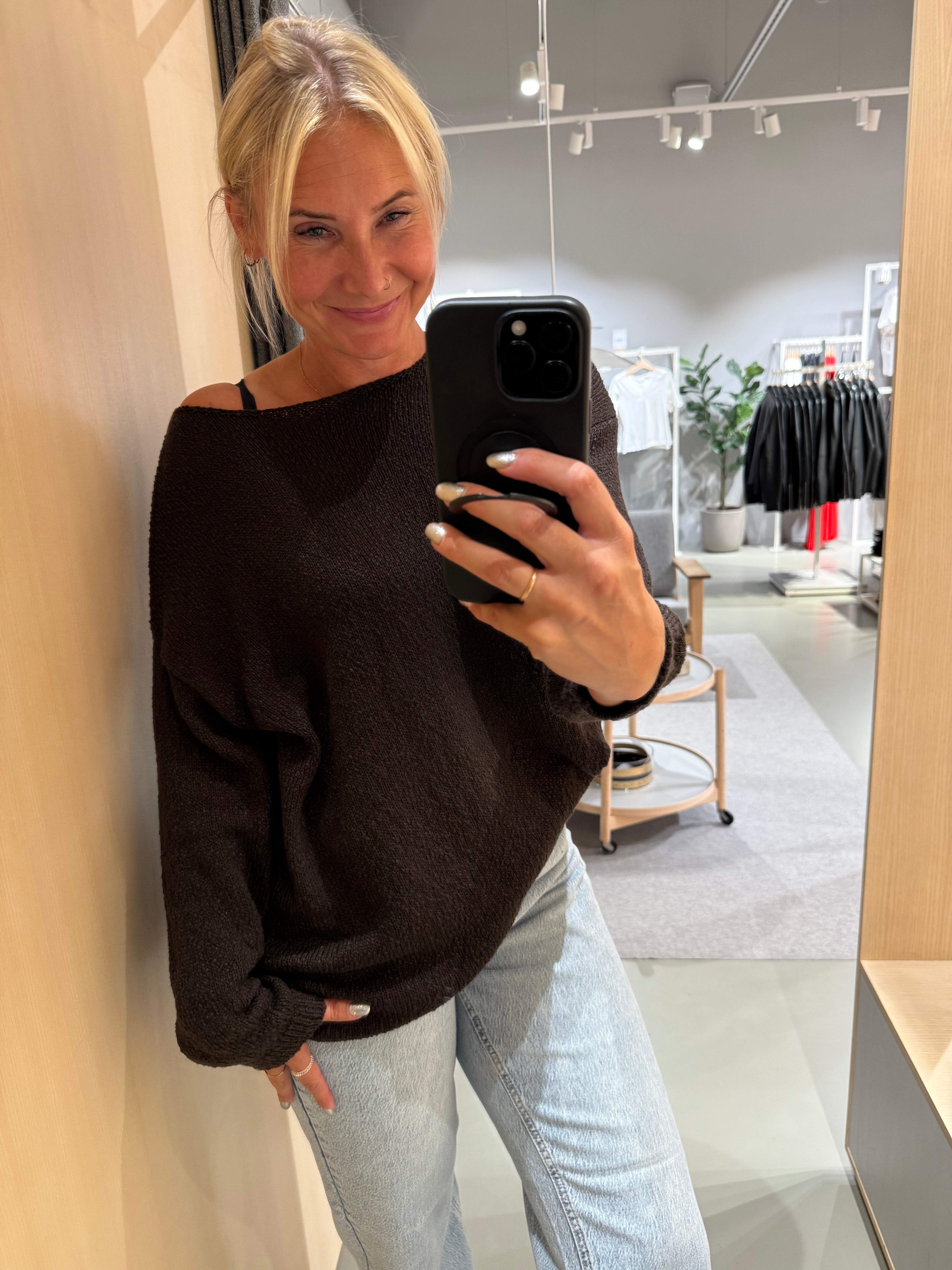 VIADDIE Knitted Top - Coffee Bean