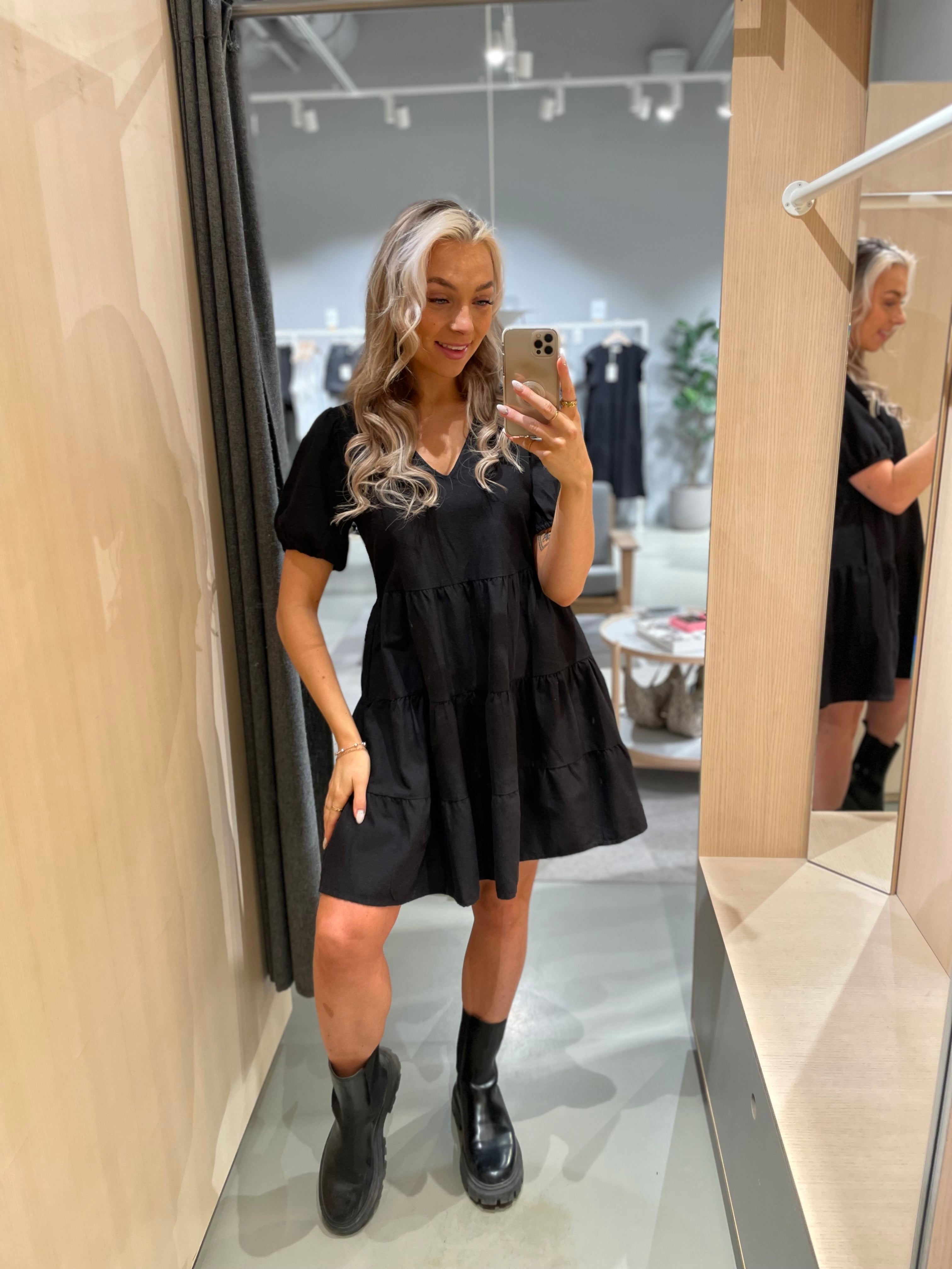 VIPRISILLA Short Dress - Black Beauty