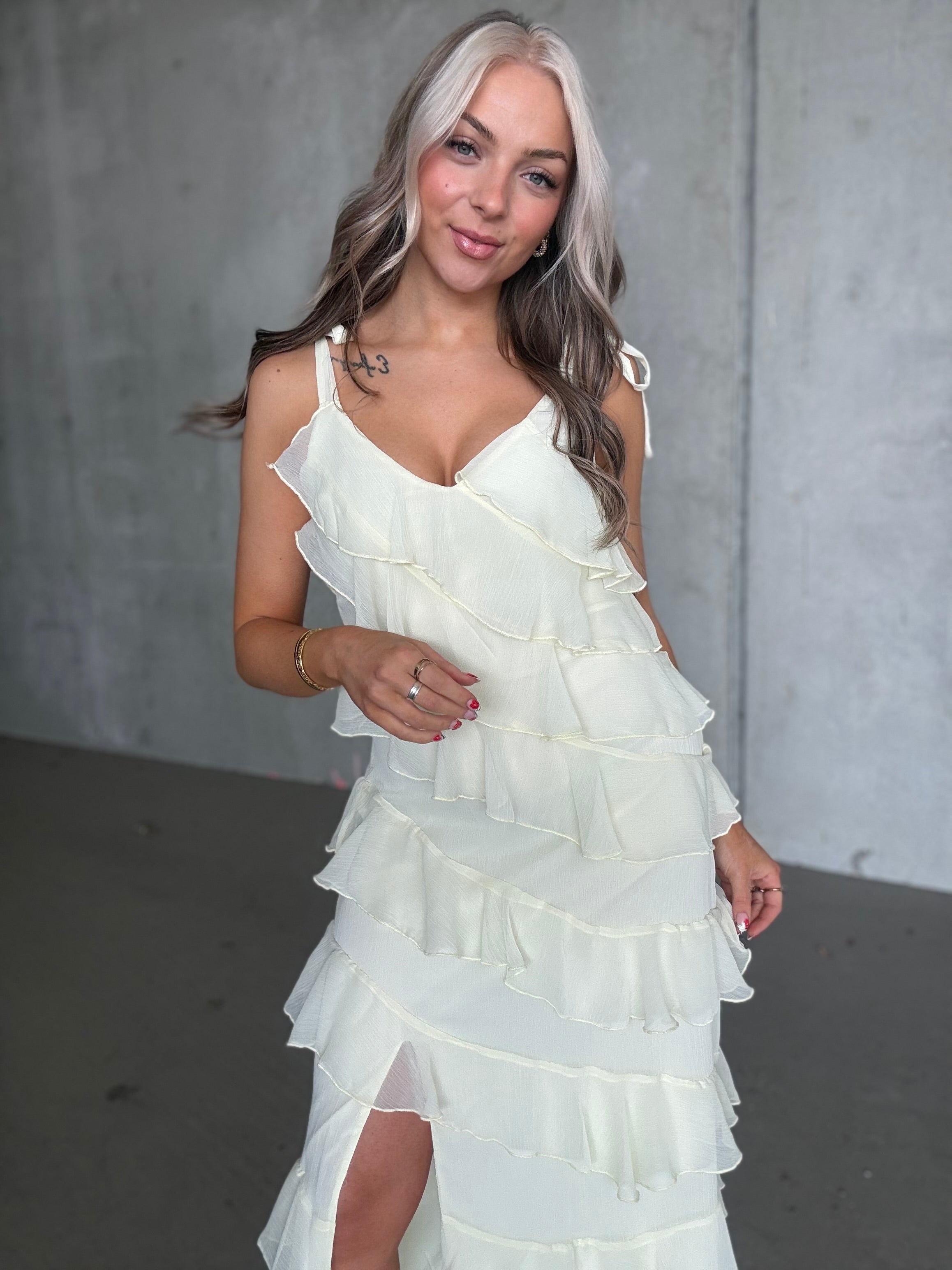 VILUNA Long Dress - Pastel Yellow