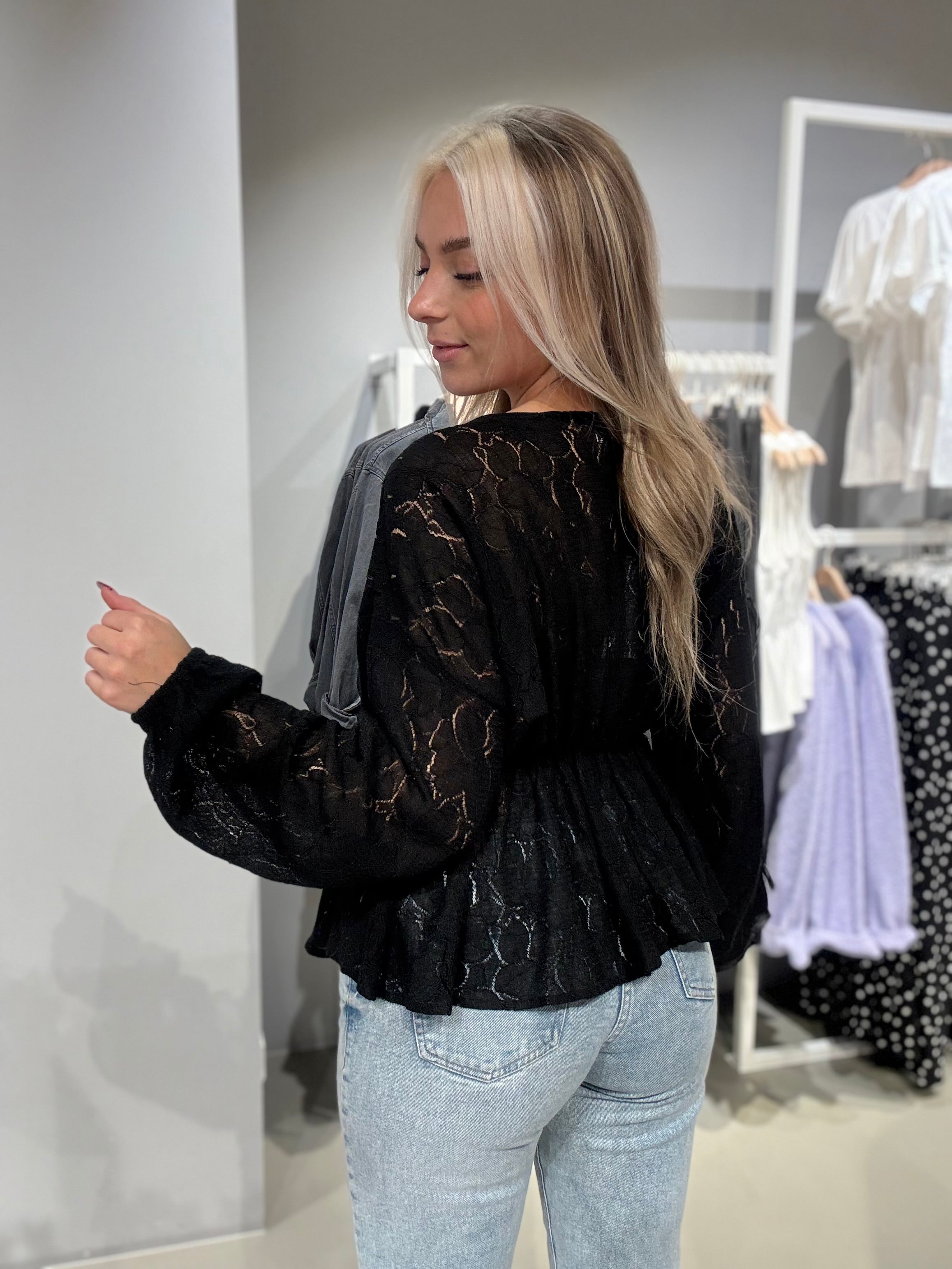 VISEBA Top - Black