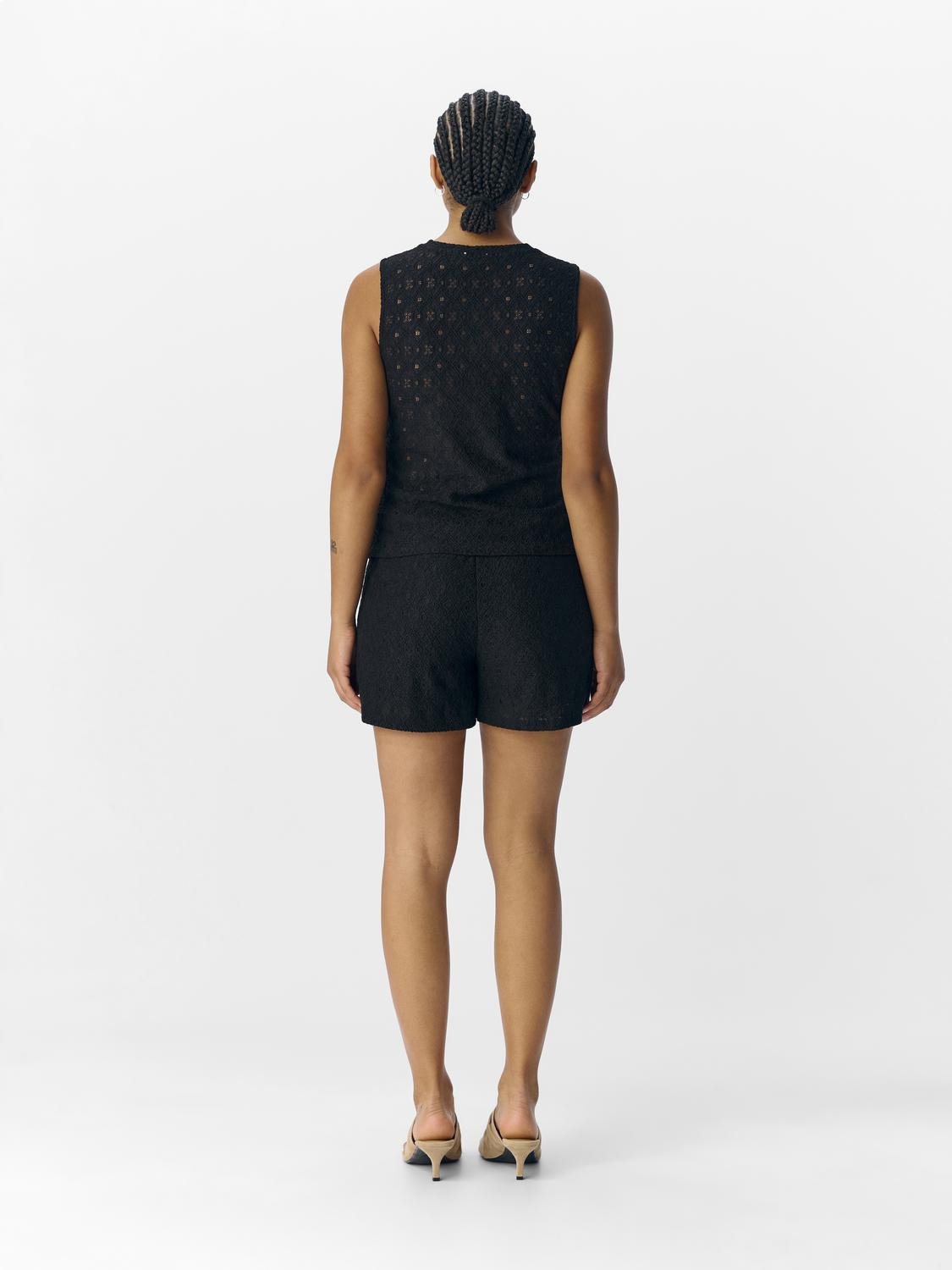 model_shot-back