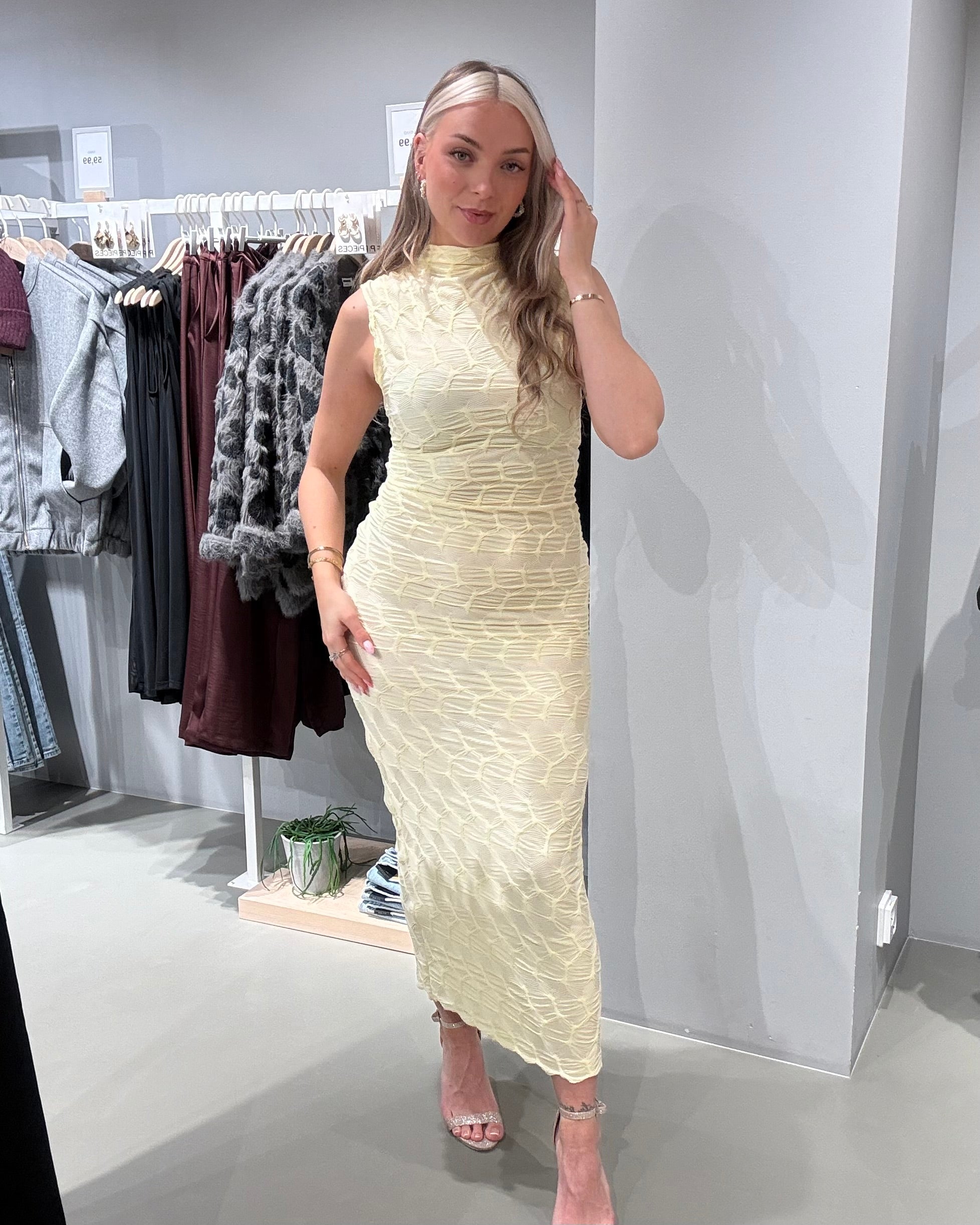 VIREJA Long Dress - Pastel Yellow