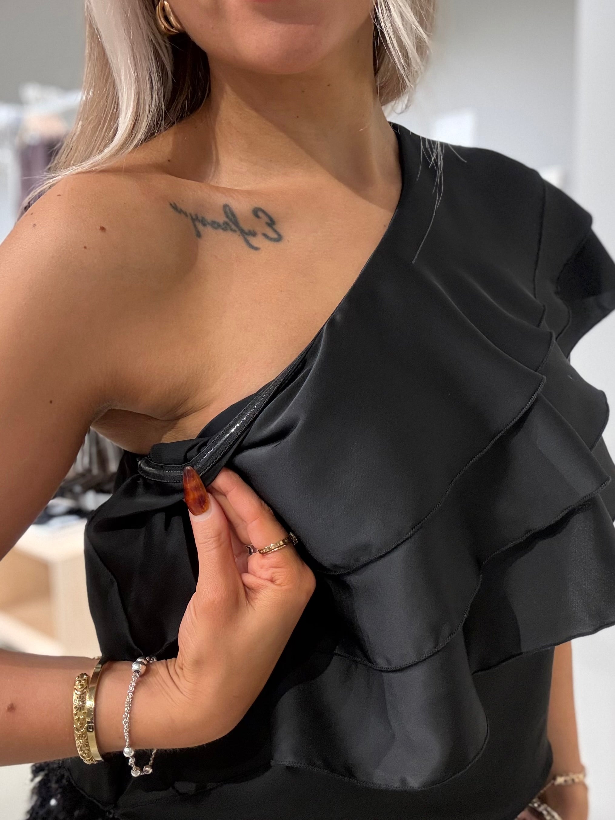 VIFREJA Top - Black Beauty