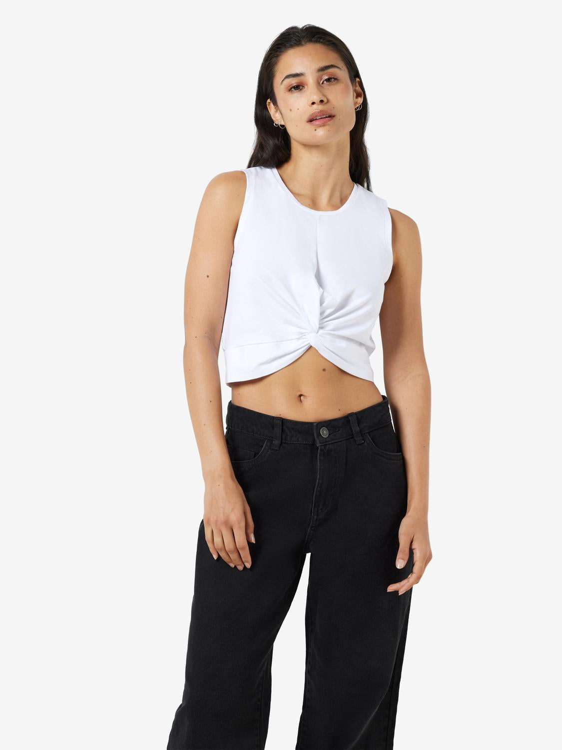model_shot-front