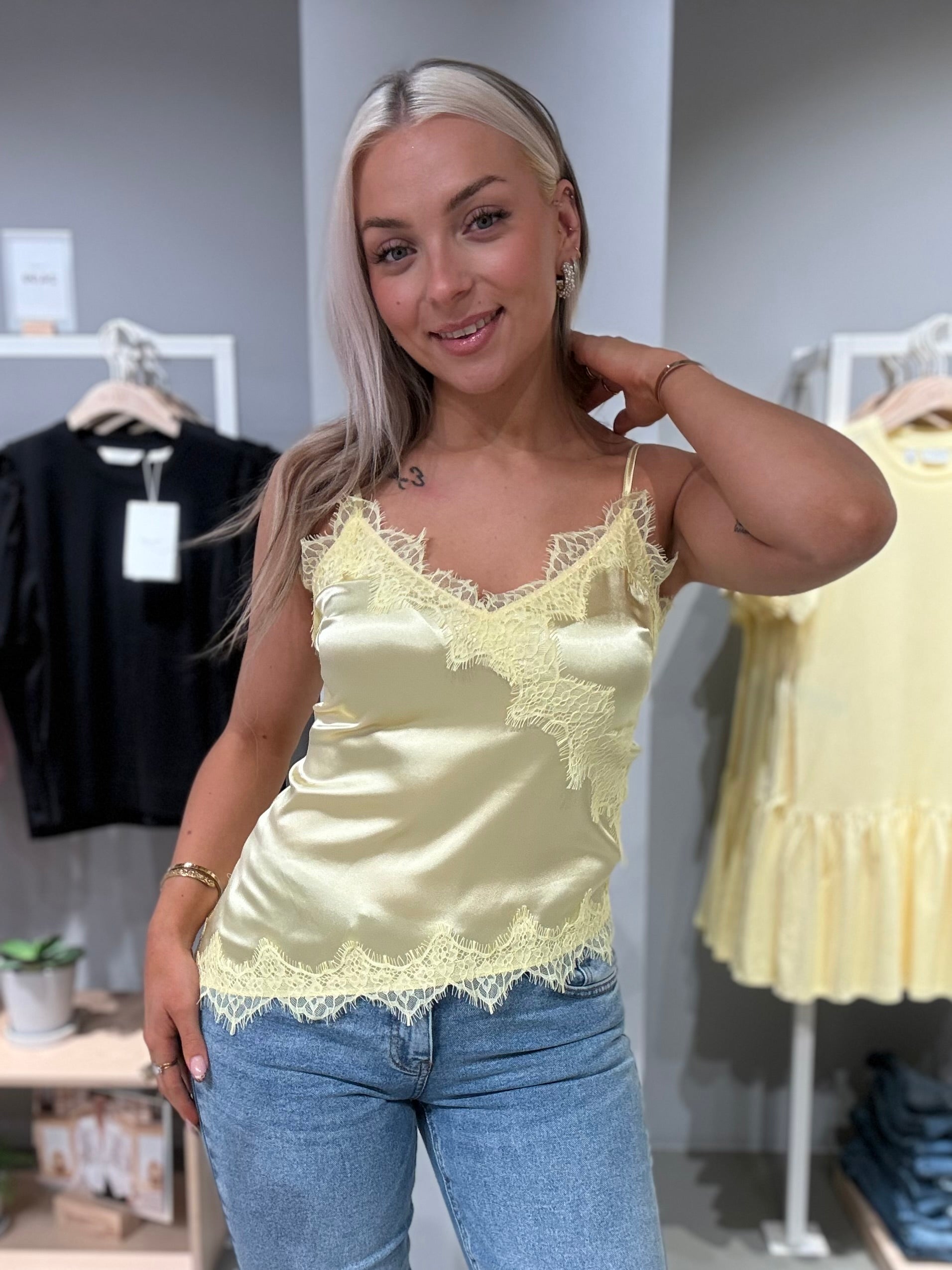 NMSOFIE Top - French Vanilla