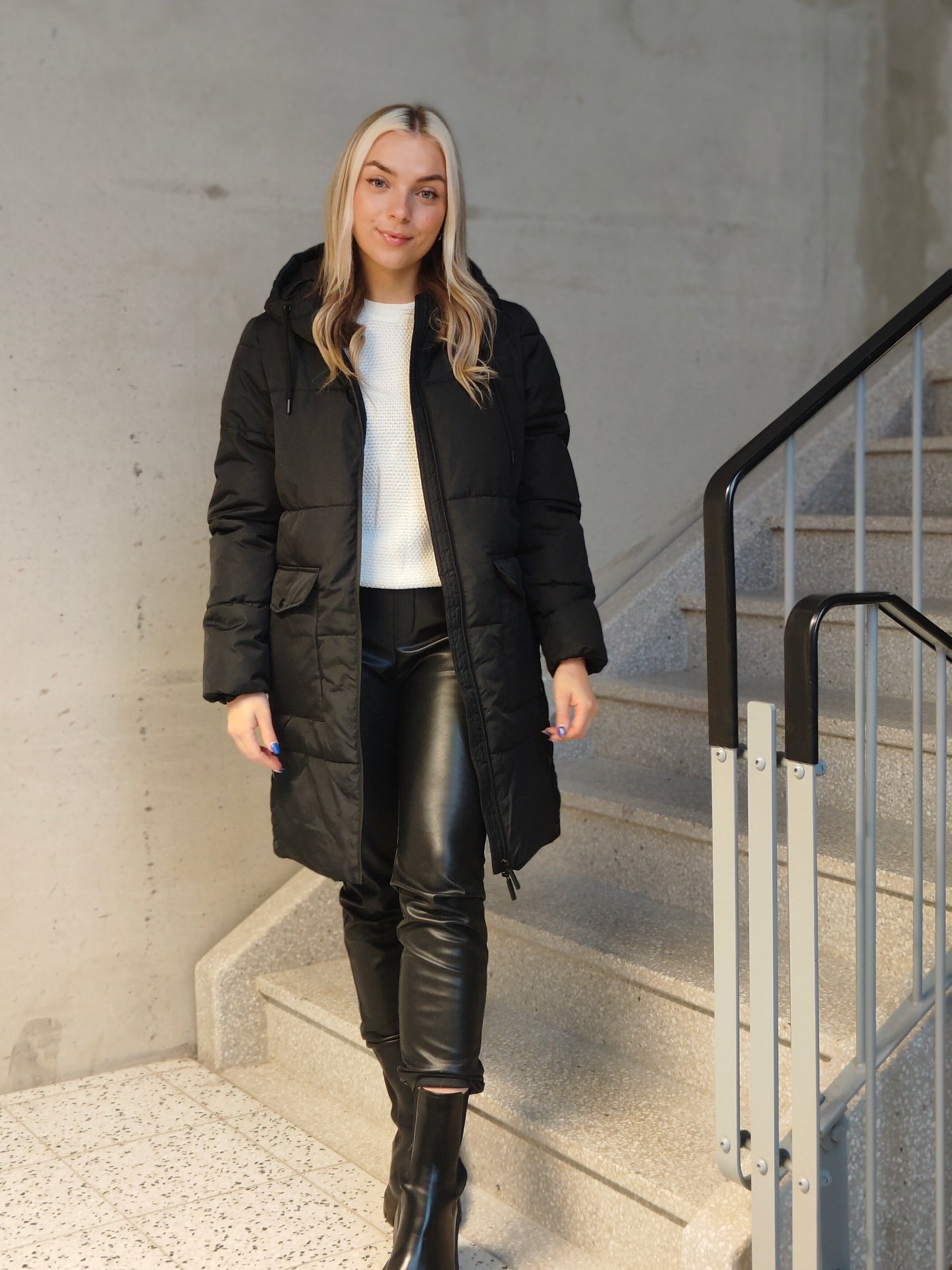 VIDORSTY Coat - Black Beauty