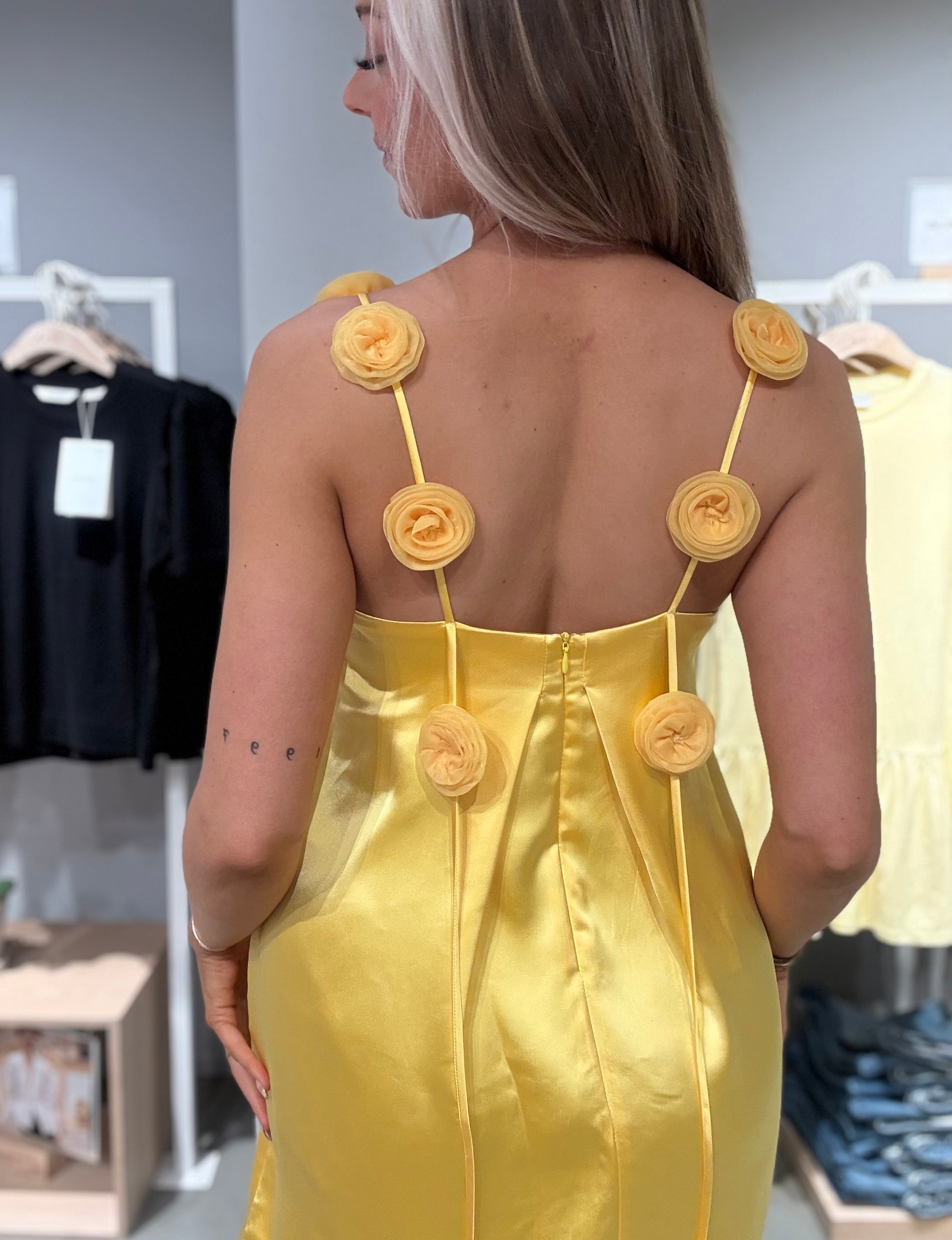 VICILLE Short Dress - Yarrow