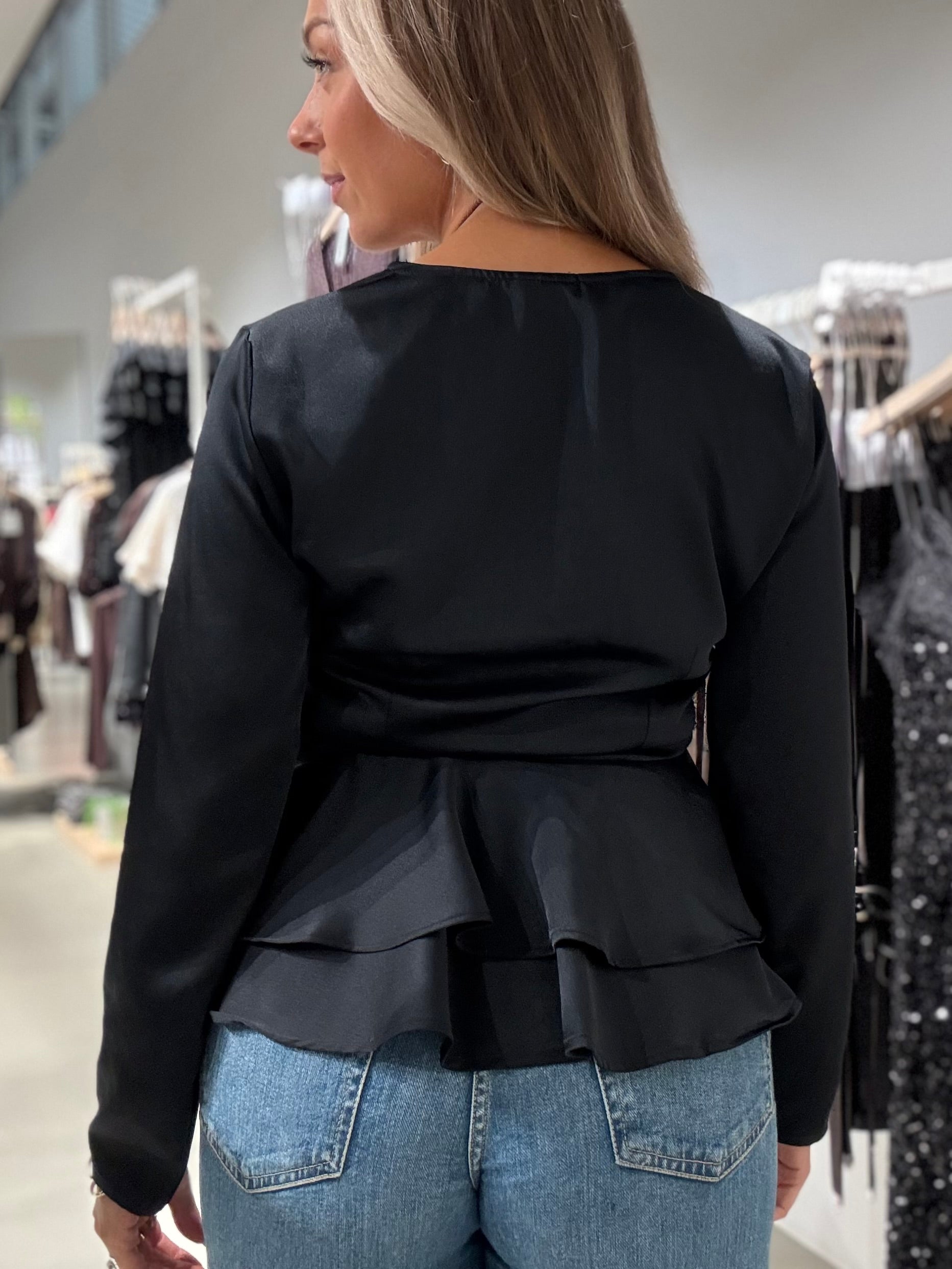 VIENID Top - Black Beauty