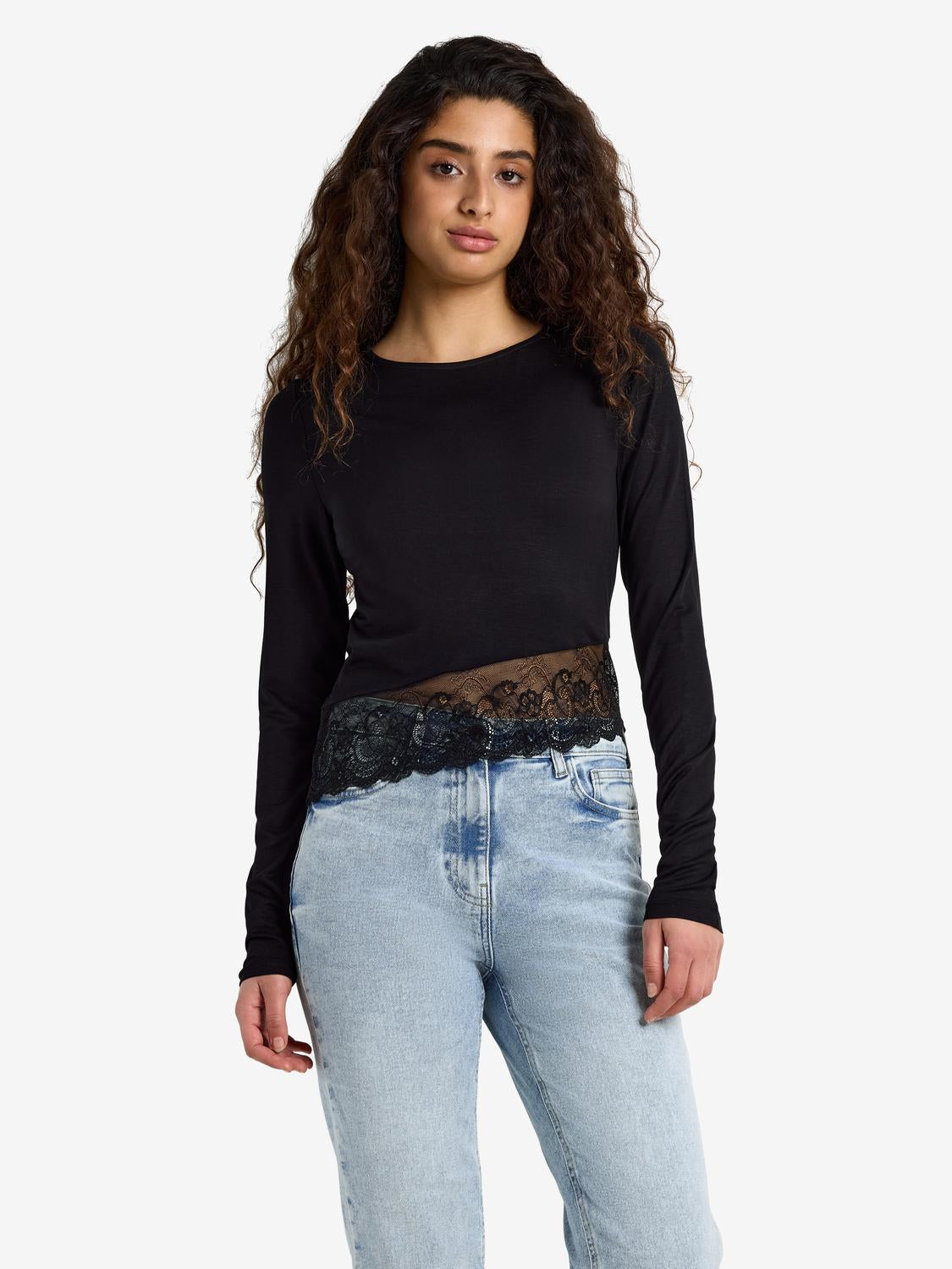 model_shot-front