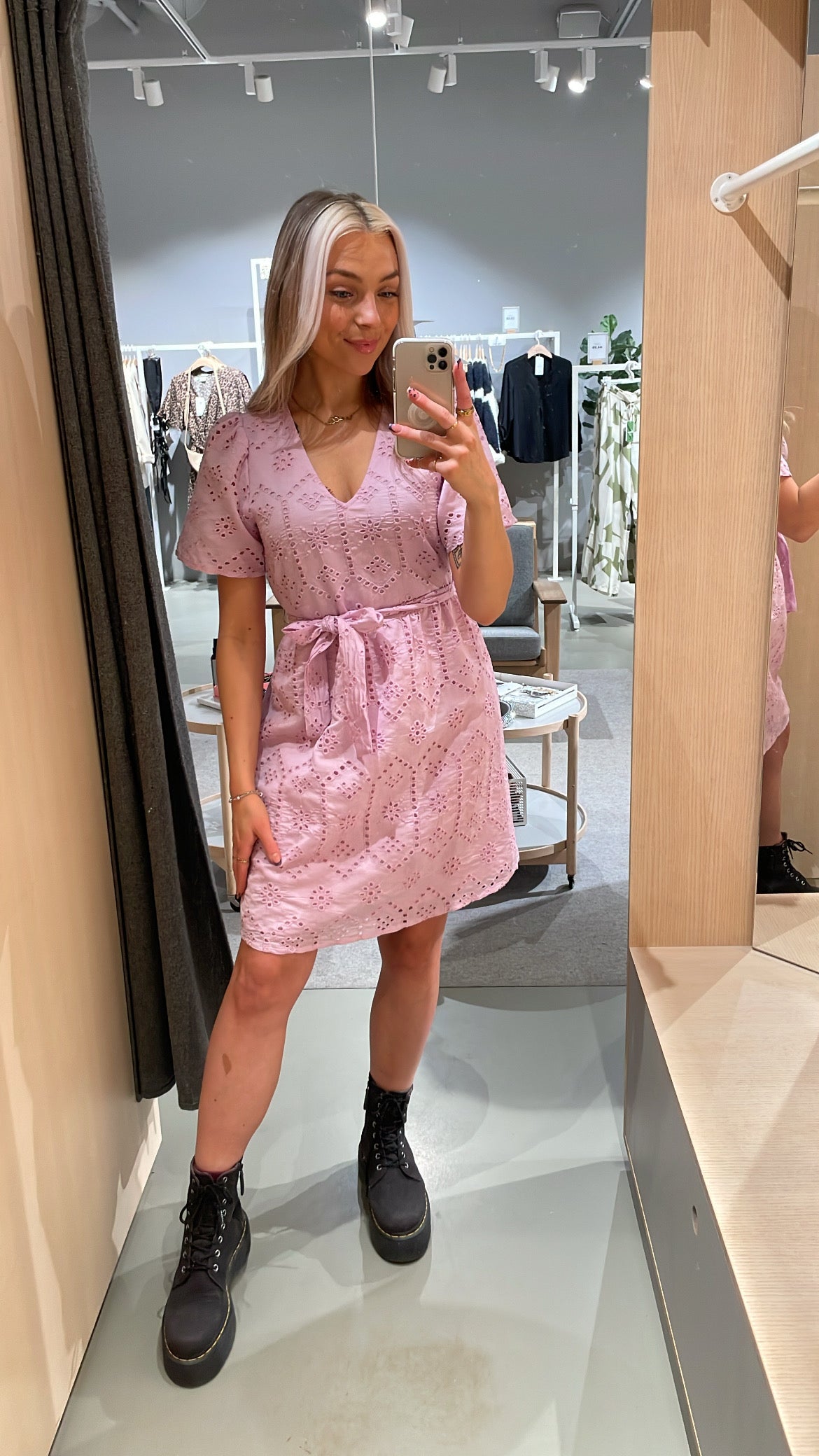 VISIESTA Short Dress - Winsome Orchid