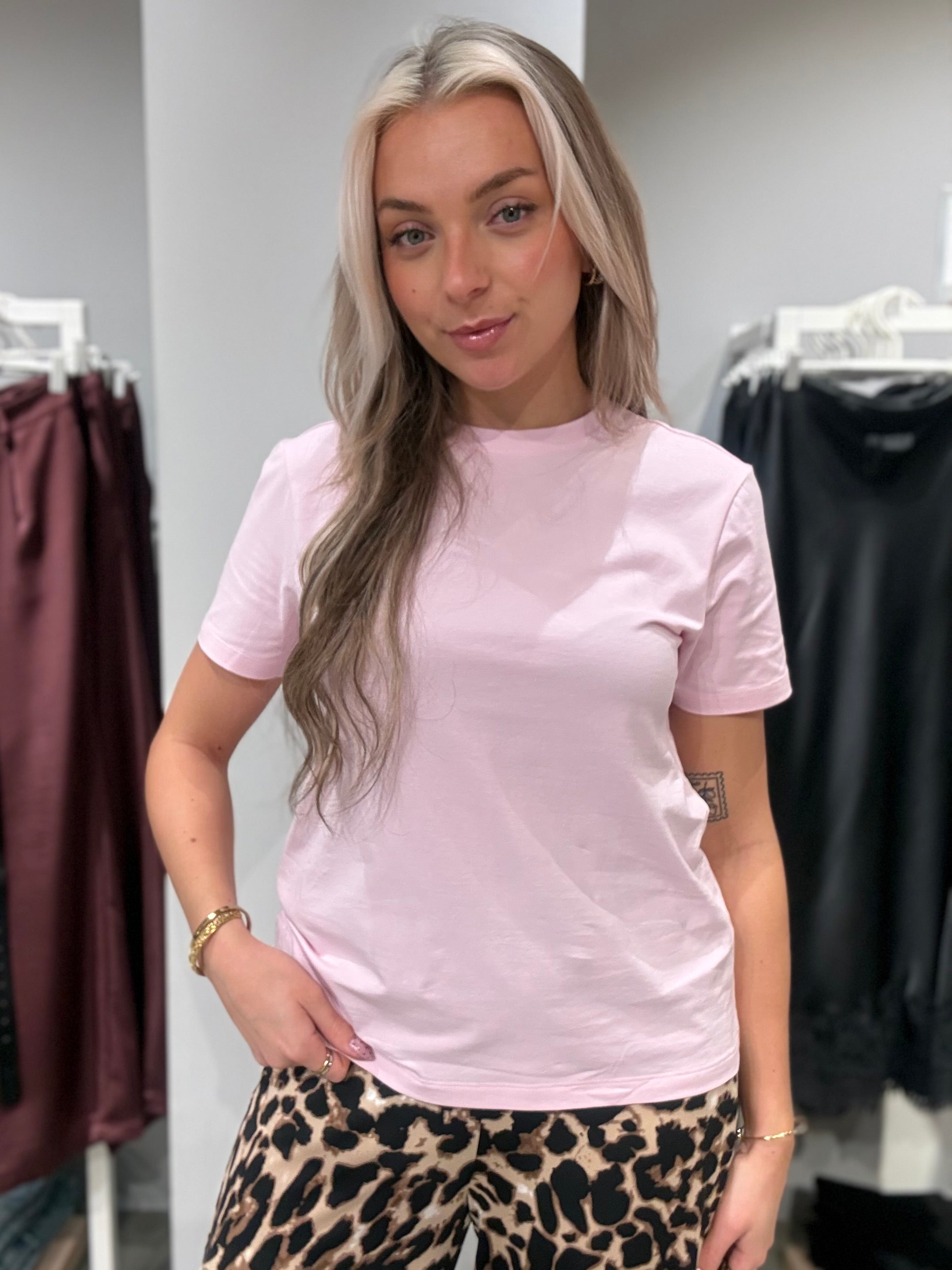 VINORA T-Shirt - Cherry Blossom