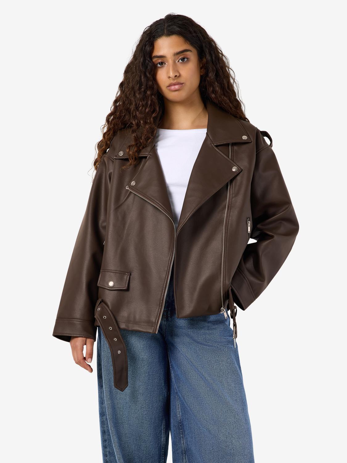 model_shot-front