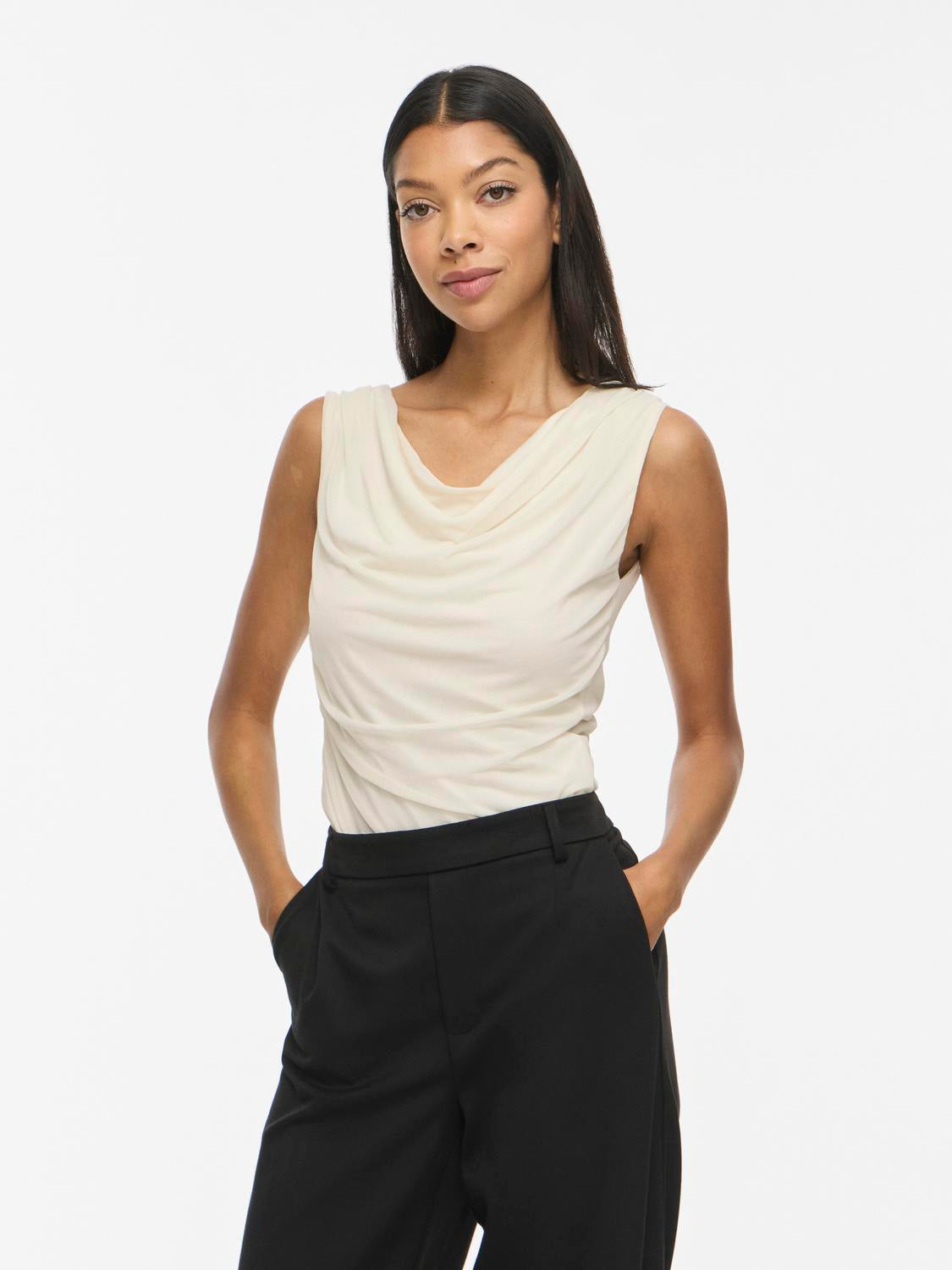 model_shot-front