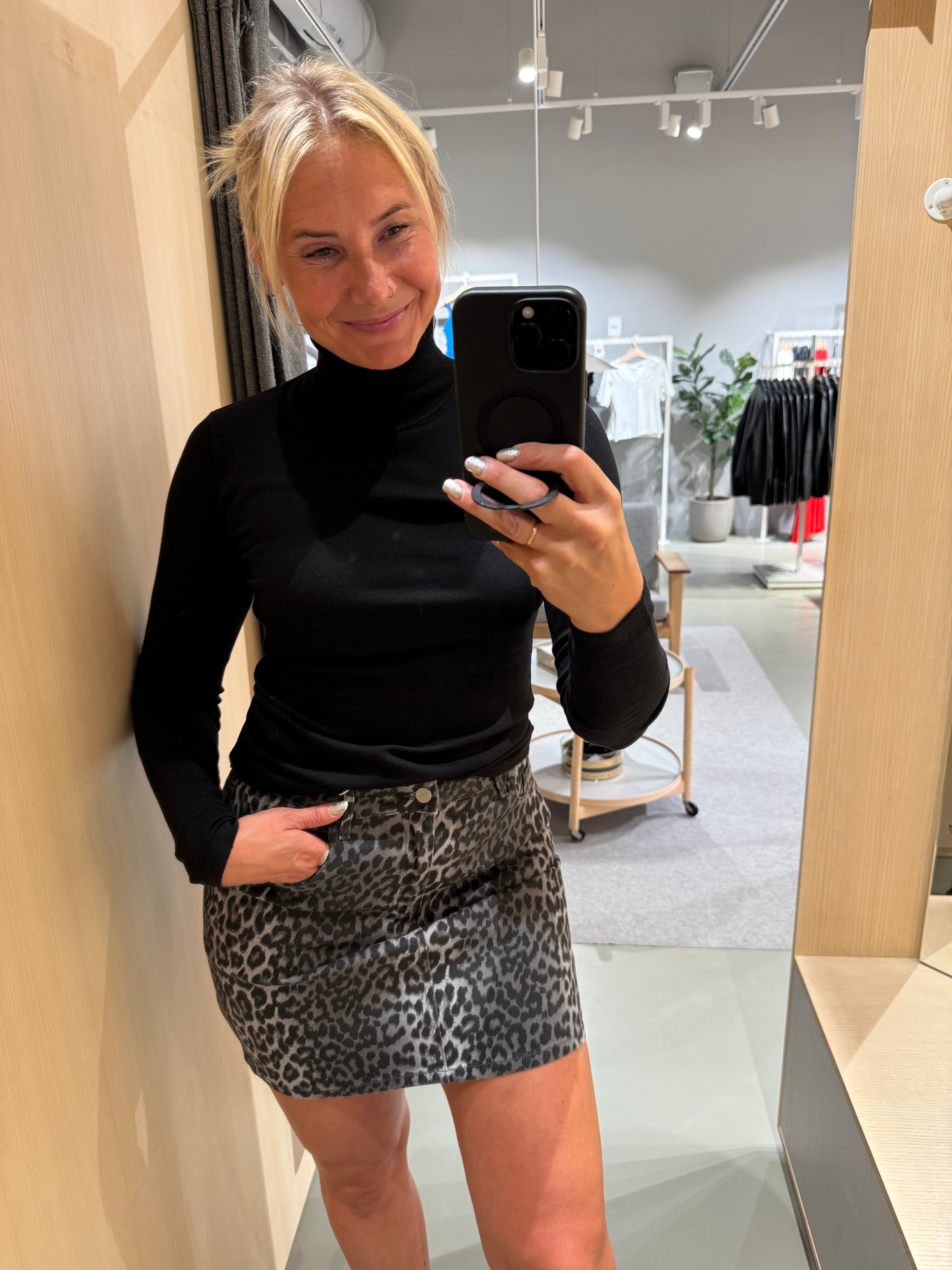 VIMALU Knitted Top - Black Beauty