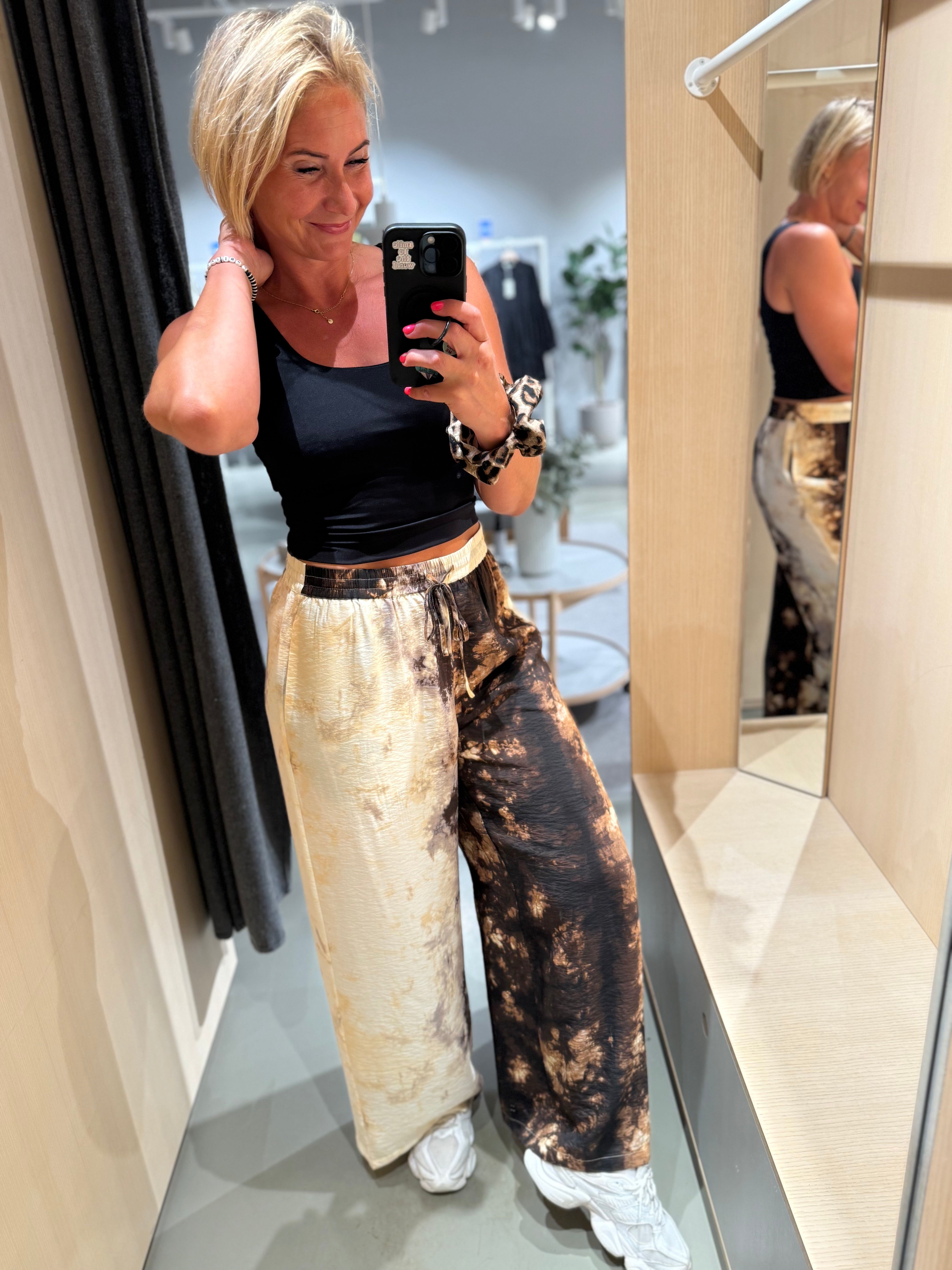 VIMAYA Trousers - Pinecone