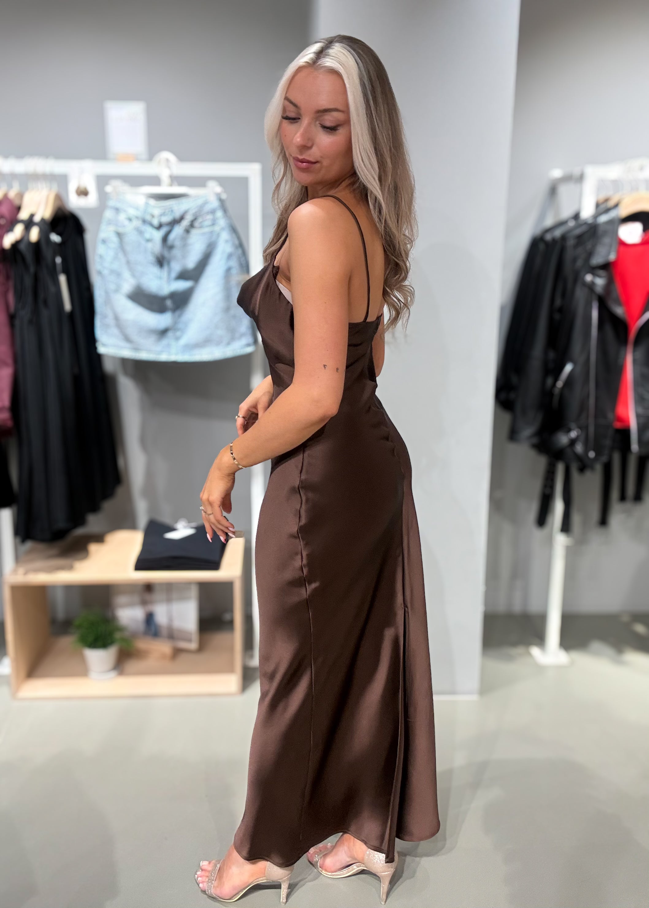 VIHANNE Long Dress - Shaved Chocolate