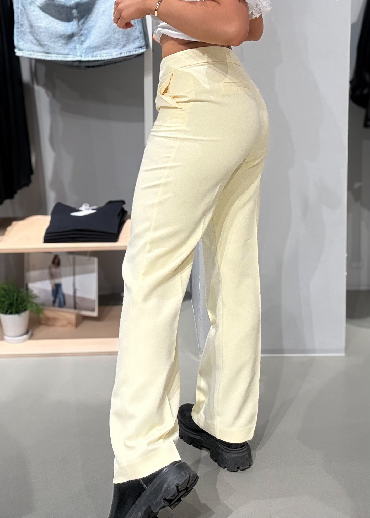 VIBLUME Tailored Trousers - Pastel Yellow