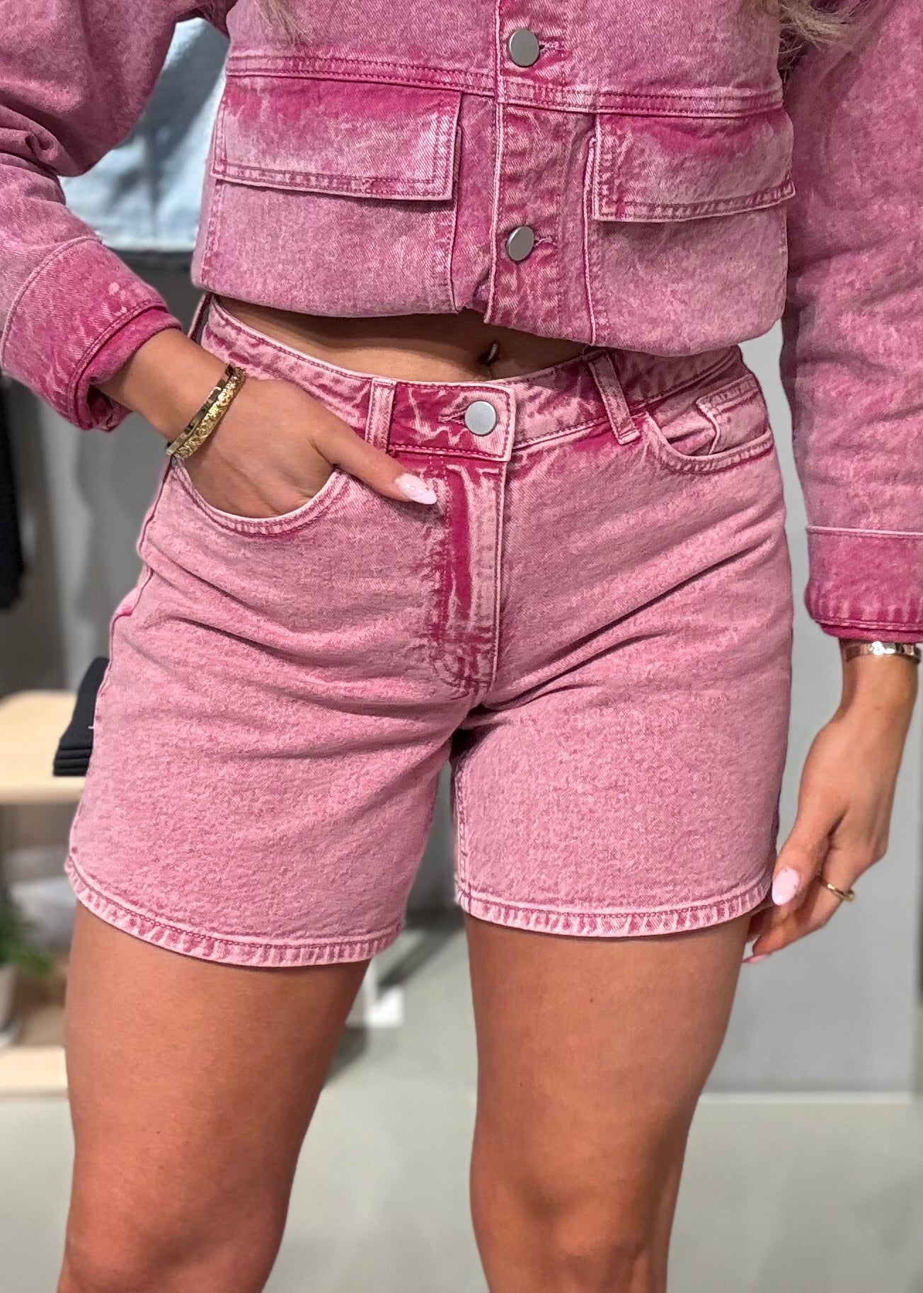 VIJAF Shorts - Holly Berry