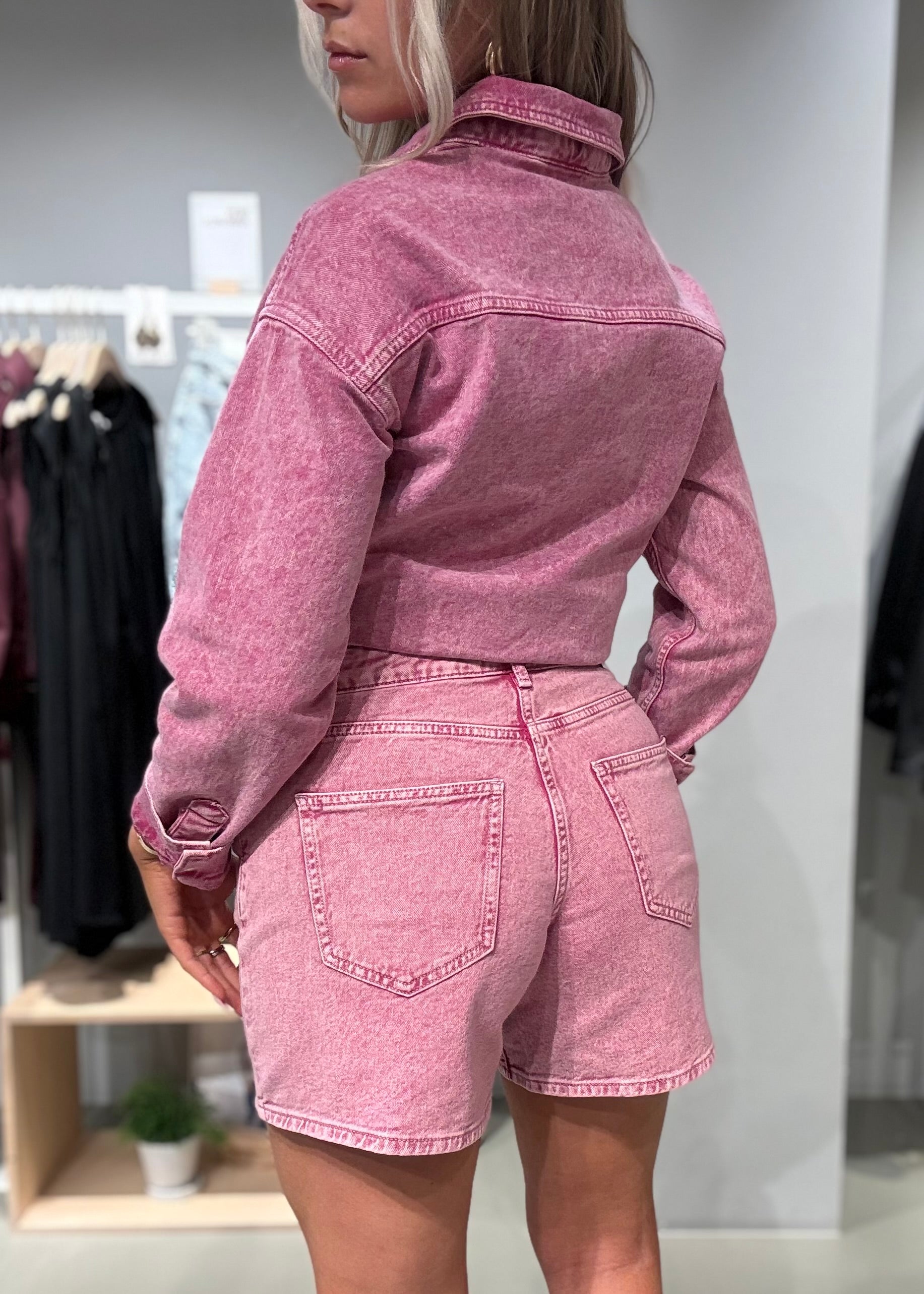 VIJAF Shorts - Holly Berry