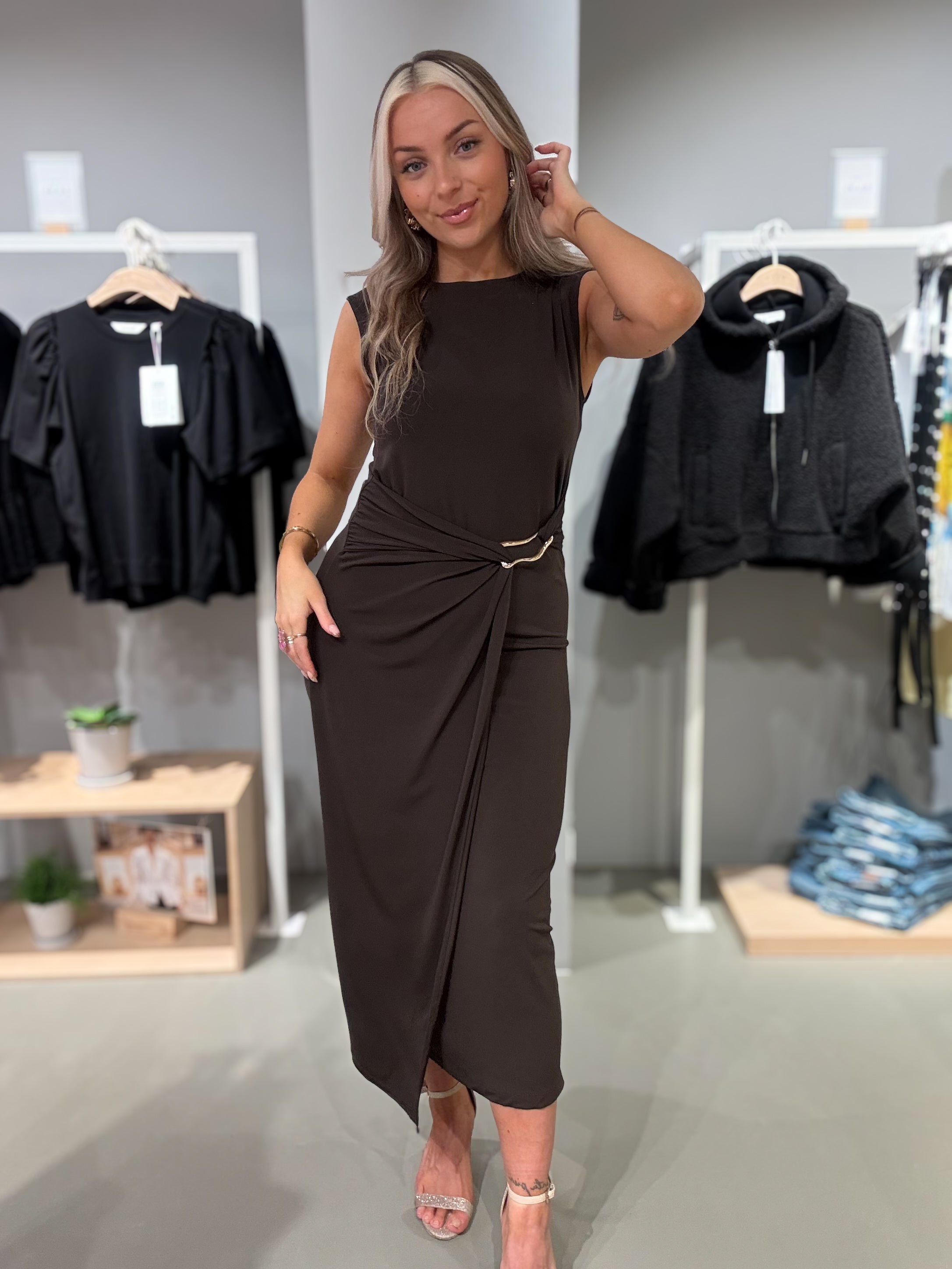 VIJUSTINE Midi Dress - Slate Black