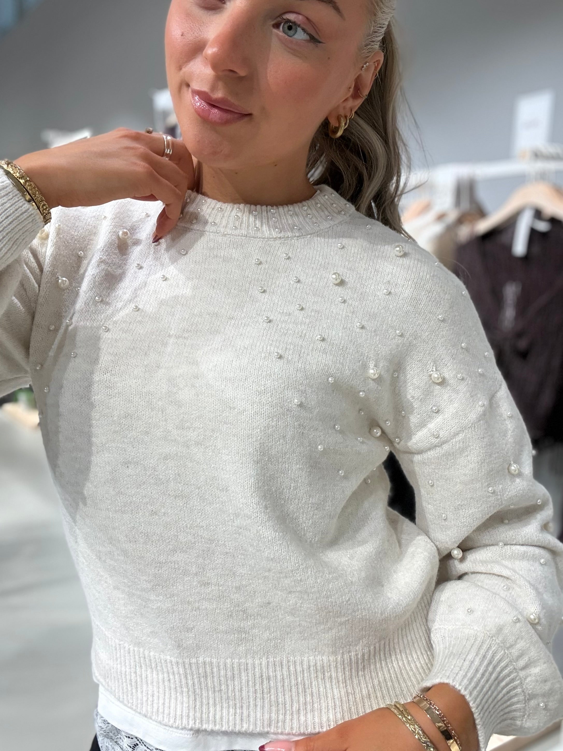 VIKAIA Pullover - Super Light Natural Melan