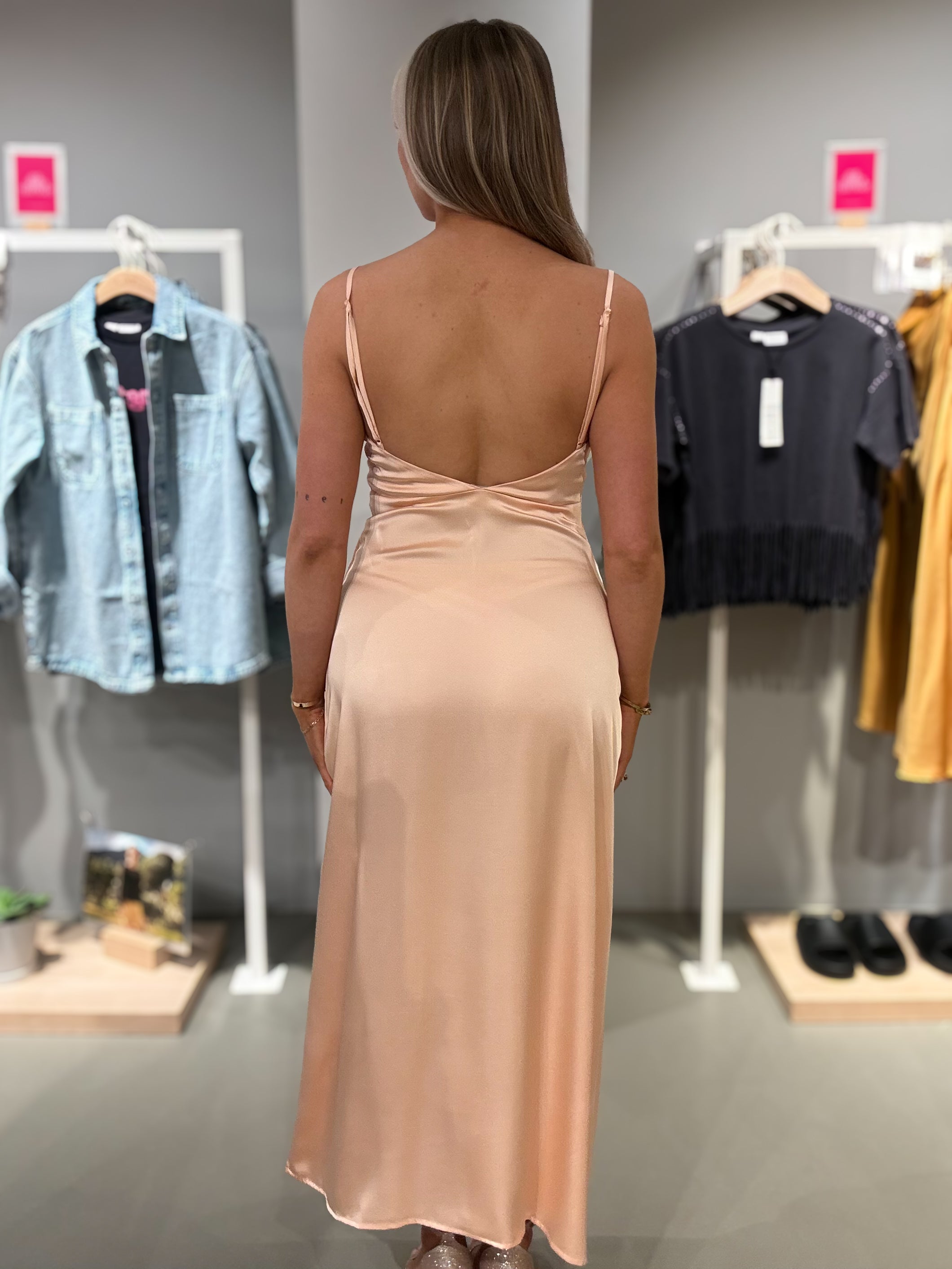 VIRAVENNA Long Dress - Peach Parfait