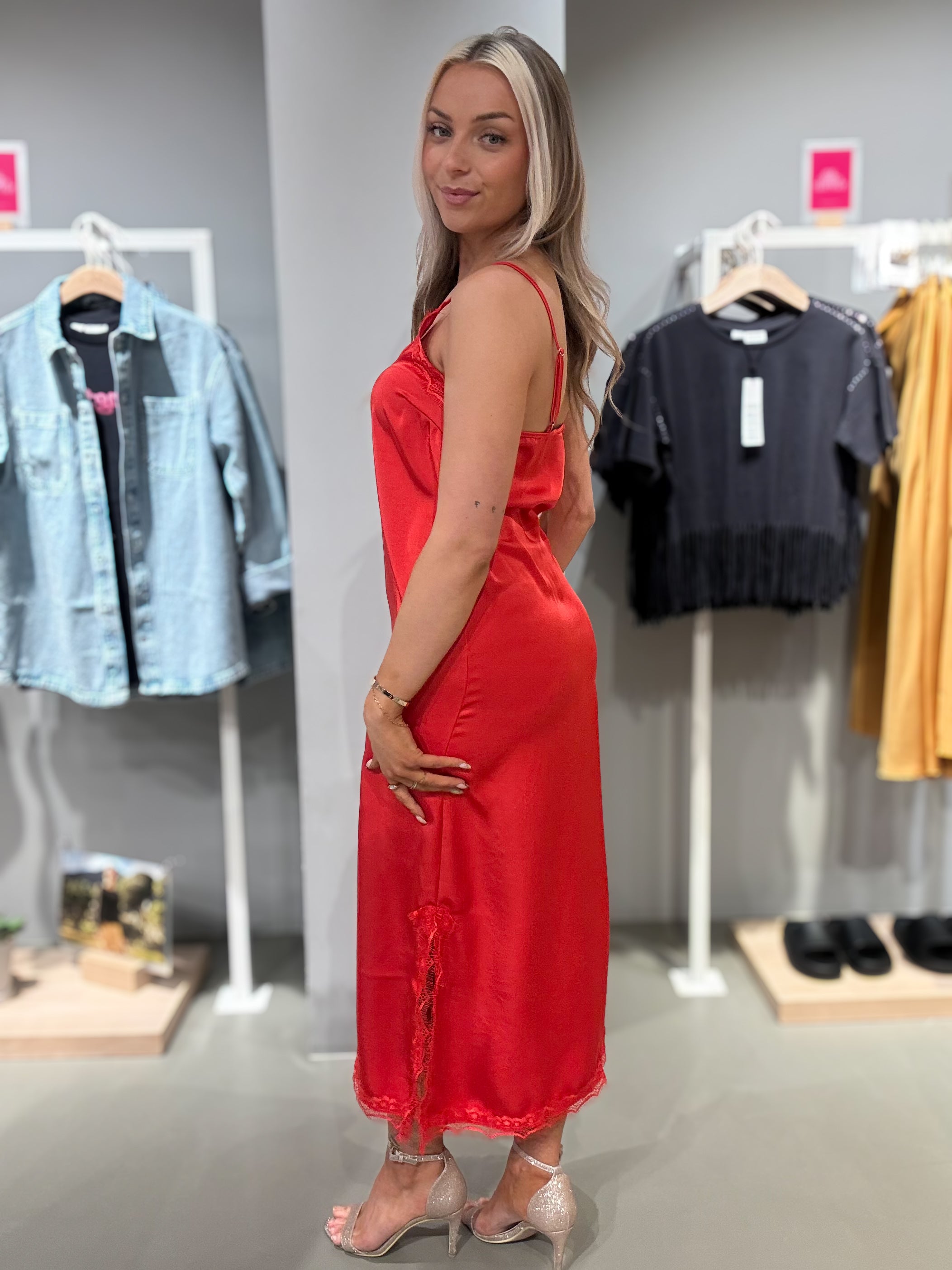 VILEA Midi Dress - Hibiscus