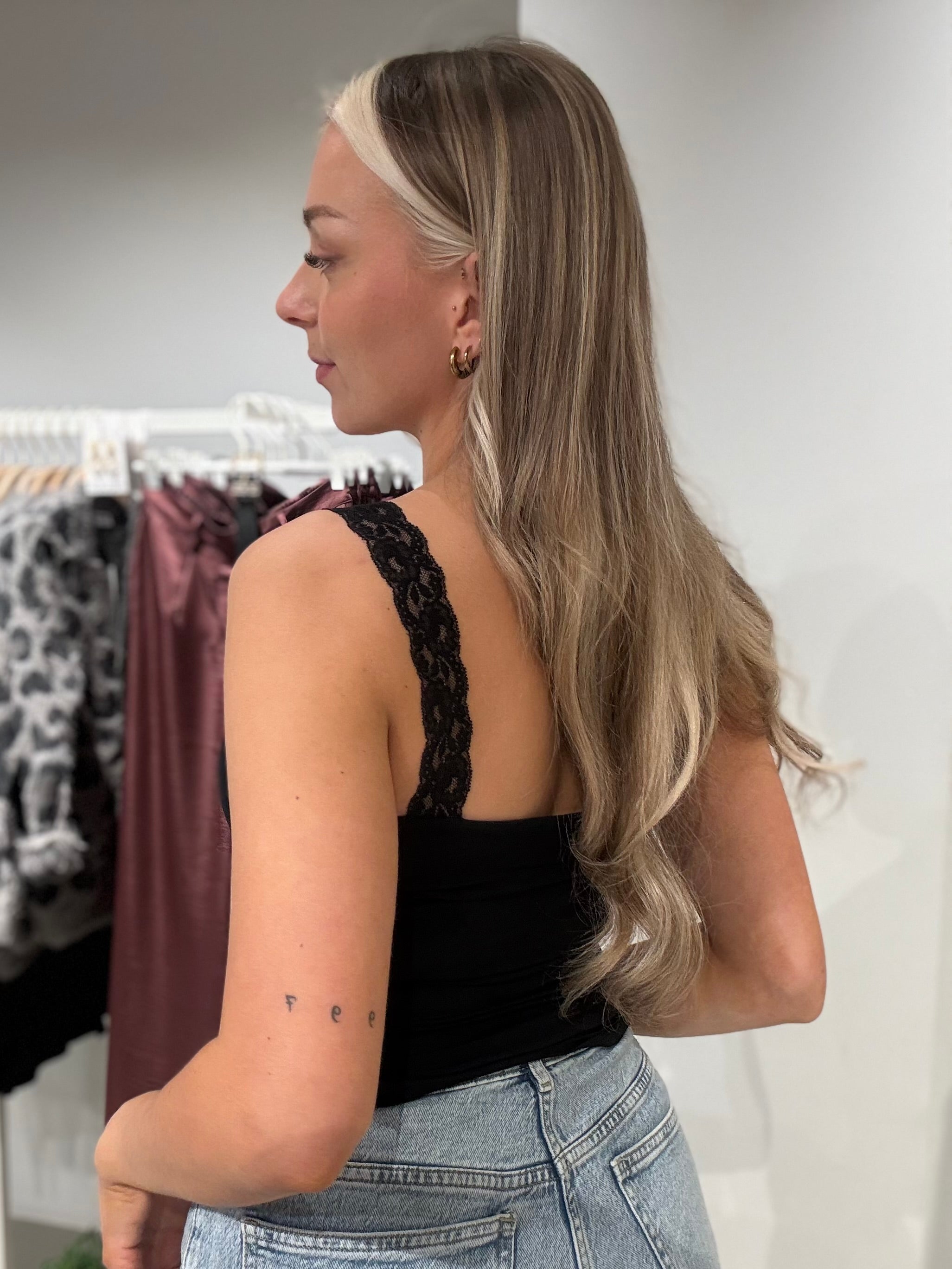 VICLURA Top - Black Beauty