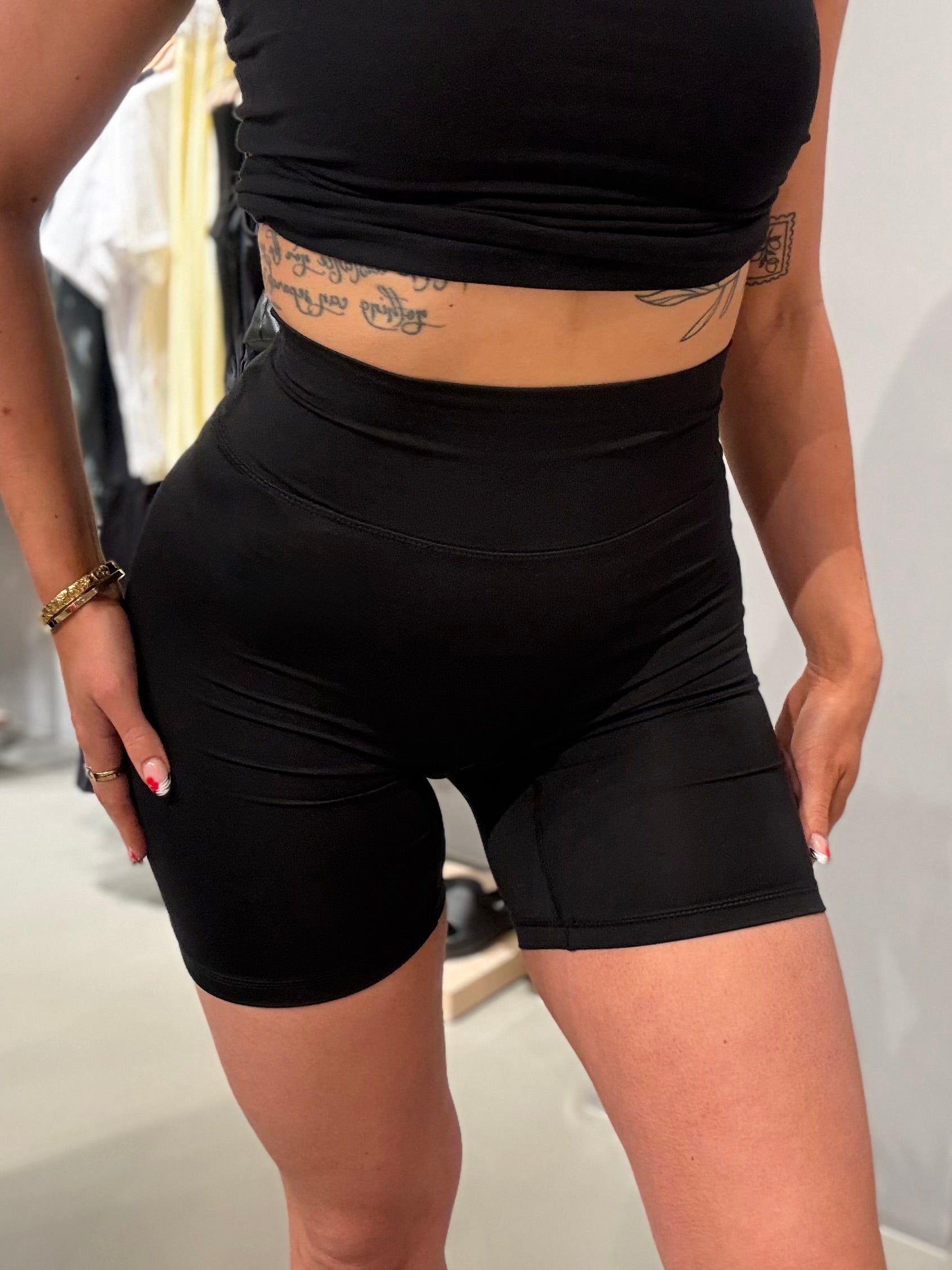 VIALEA Shorts - Black