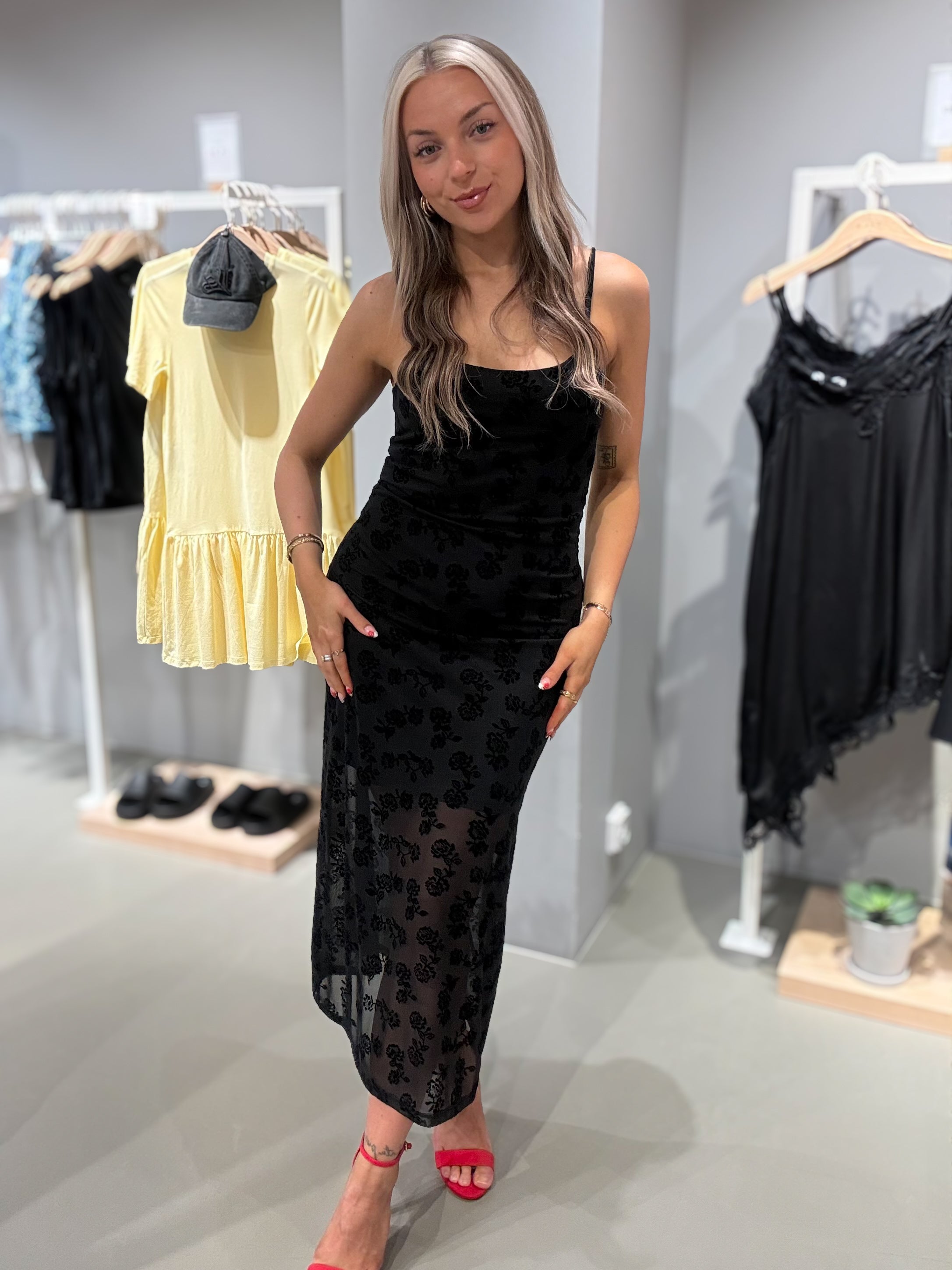 NMLOUISE Long Dress - Black